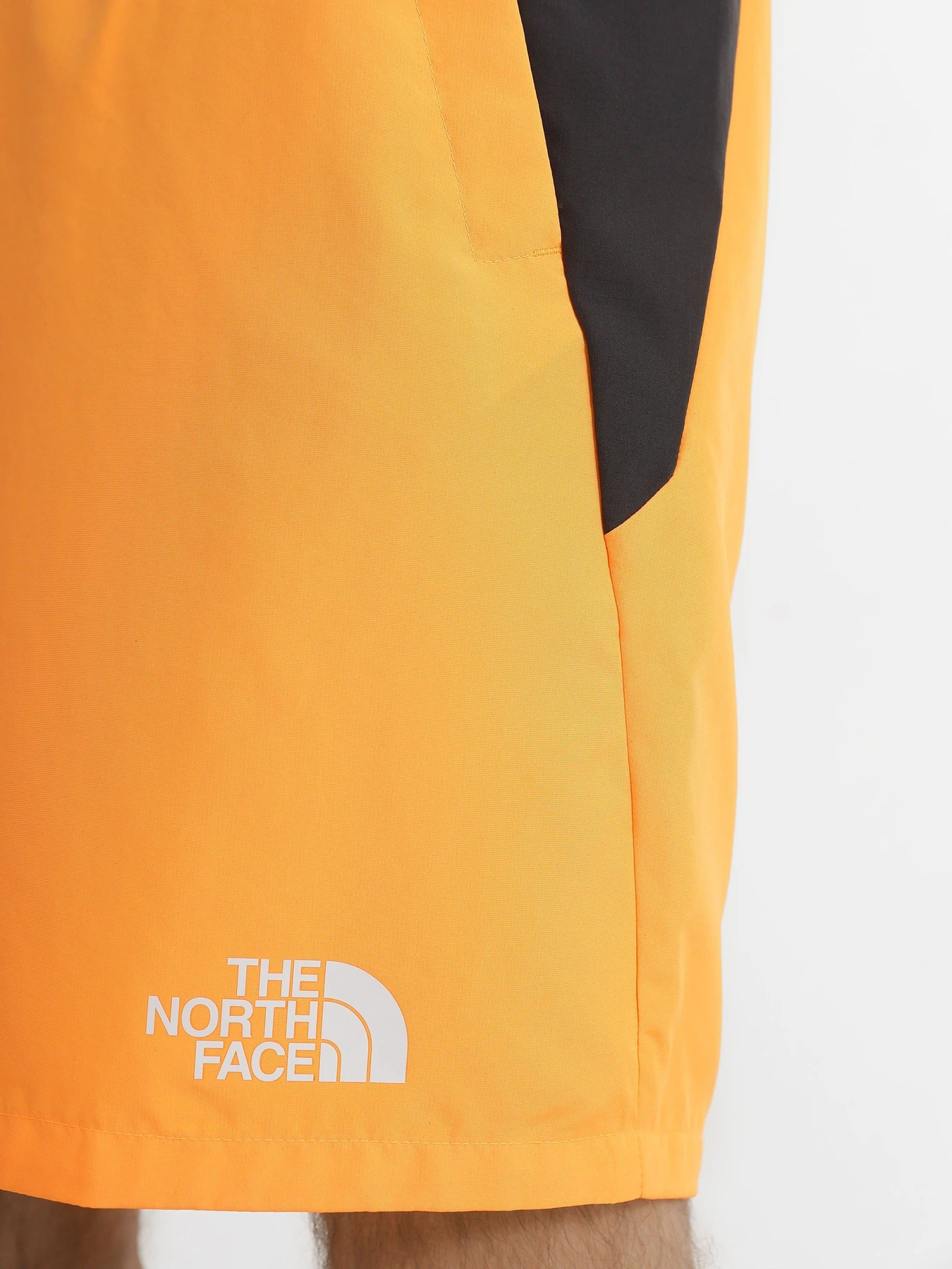 Шорты The North Face Mountain Athletics модель NF0A7ZAPISA1 Шорты The North Face Mountain Athletics модель NF0A7ZAPISA1 Фото