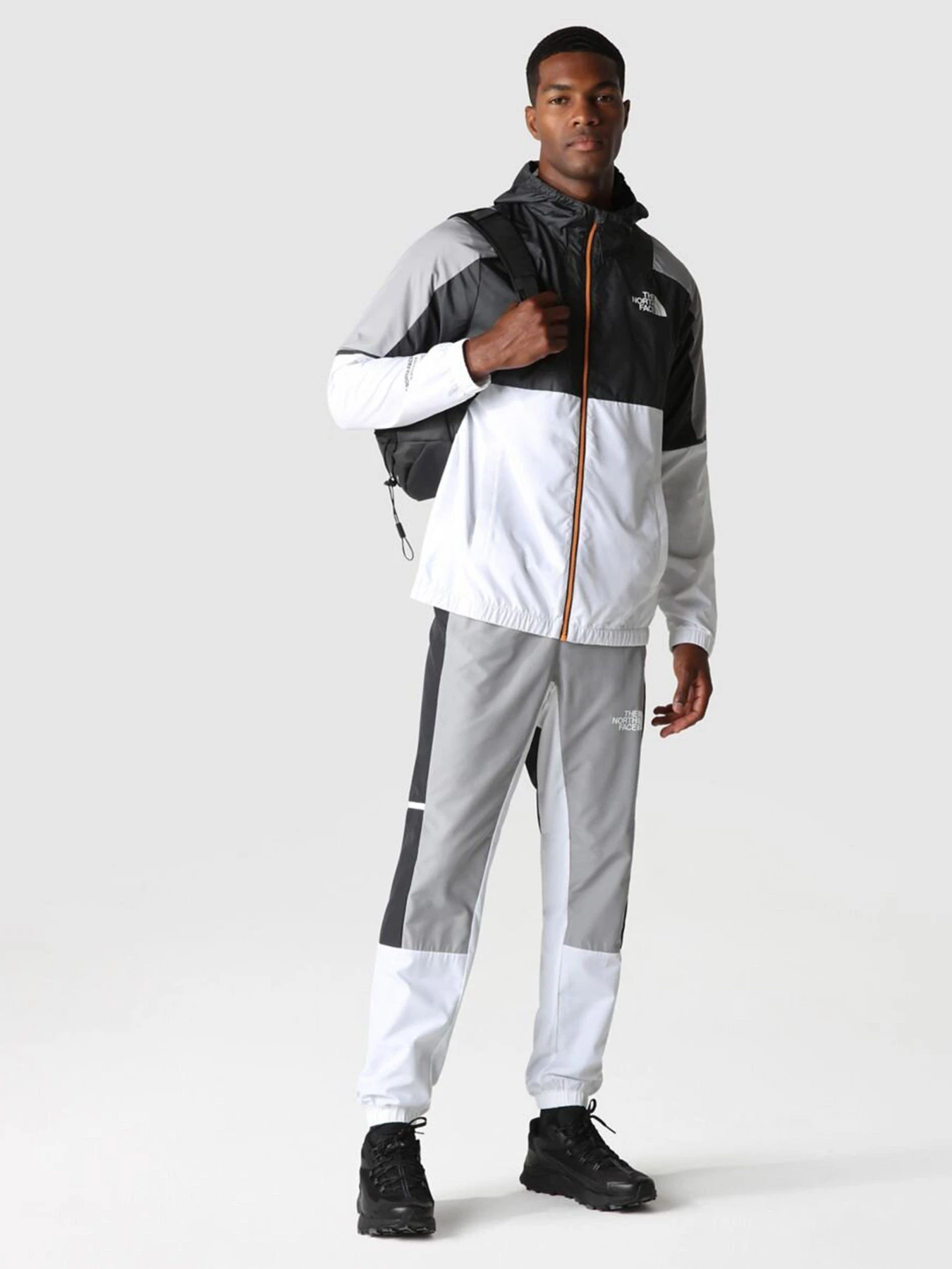 Куртки и дубленки The North Face модель NF0A823XIKB1 Куртки и дубленки The North Face модель NF0A823XIKB1 Фото
