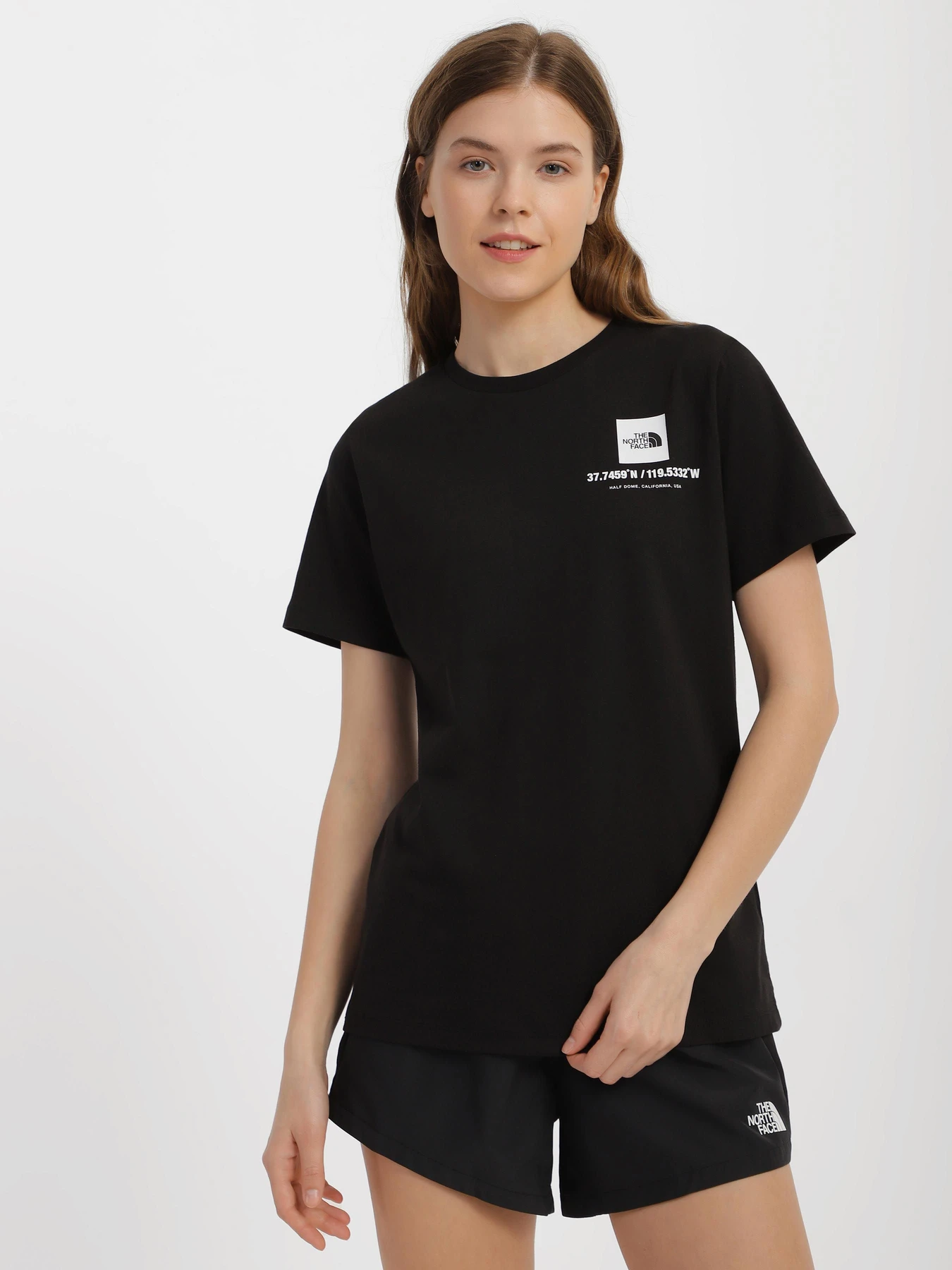 Футболки і поло The North Face Coordinates Relaxed модель NF0A83F9JK31 Футболки і поло The North Face Coordinates Relaxed модель NF0A83F9JK31 Фото