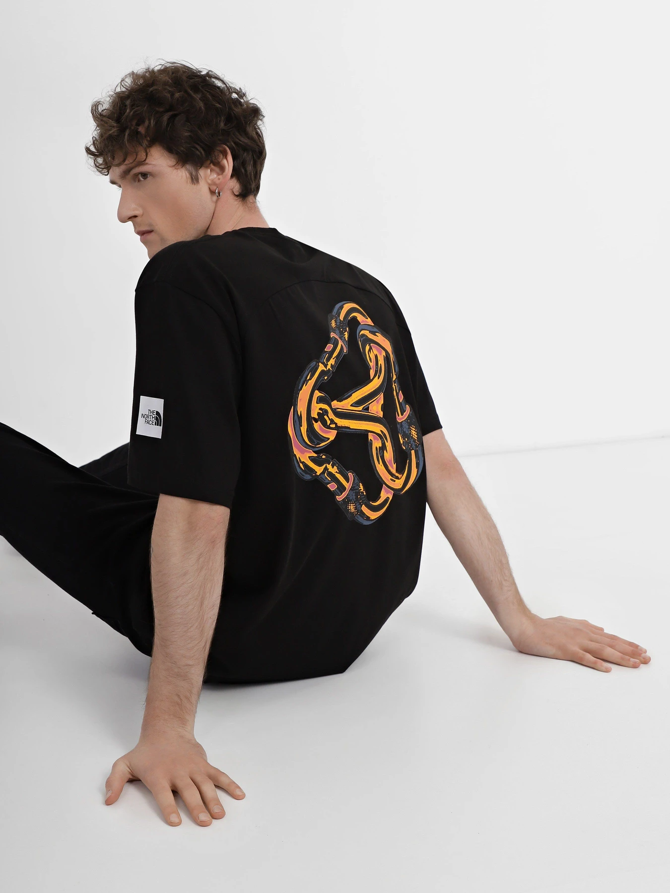 Футболки и поло The North Face Graphic модель NF0A83HQJK31 Футболки и поло The North Face Graphic модель NF0A83HQJK31 Фото