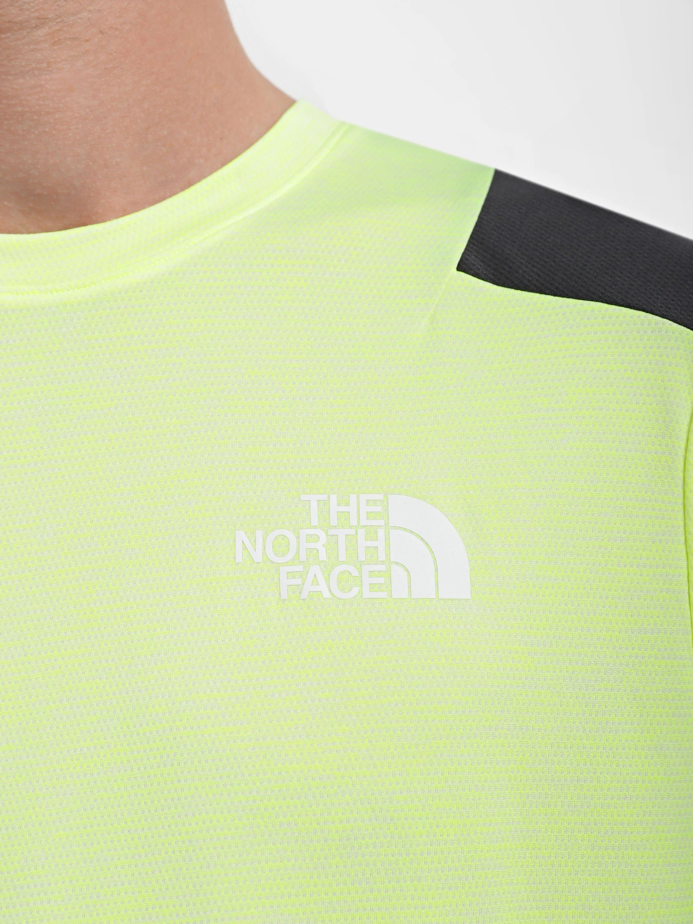 Футболки і поло The North Face Mountain Athletics модель NF0A823VIMM1 Футболки і поло The North Face Mountain Athletics модель NF0A823VIMM1 Фото