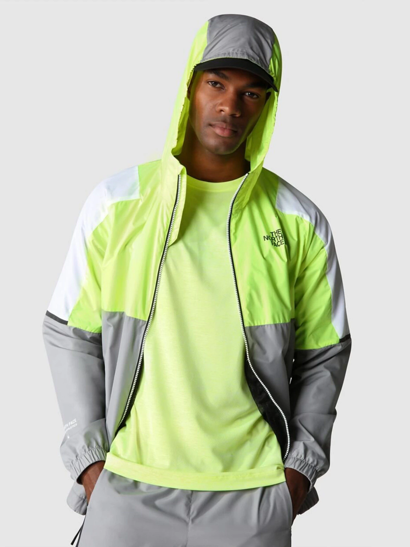 Куртки и дубленки The North Face Mountain Athletics модель NF0A823XIJZ1 Фото