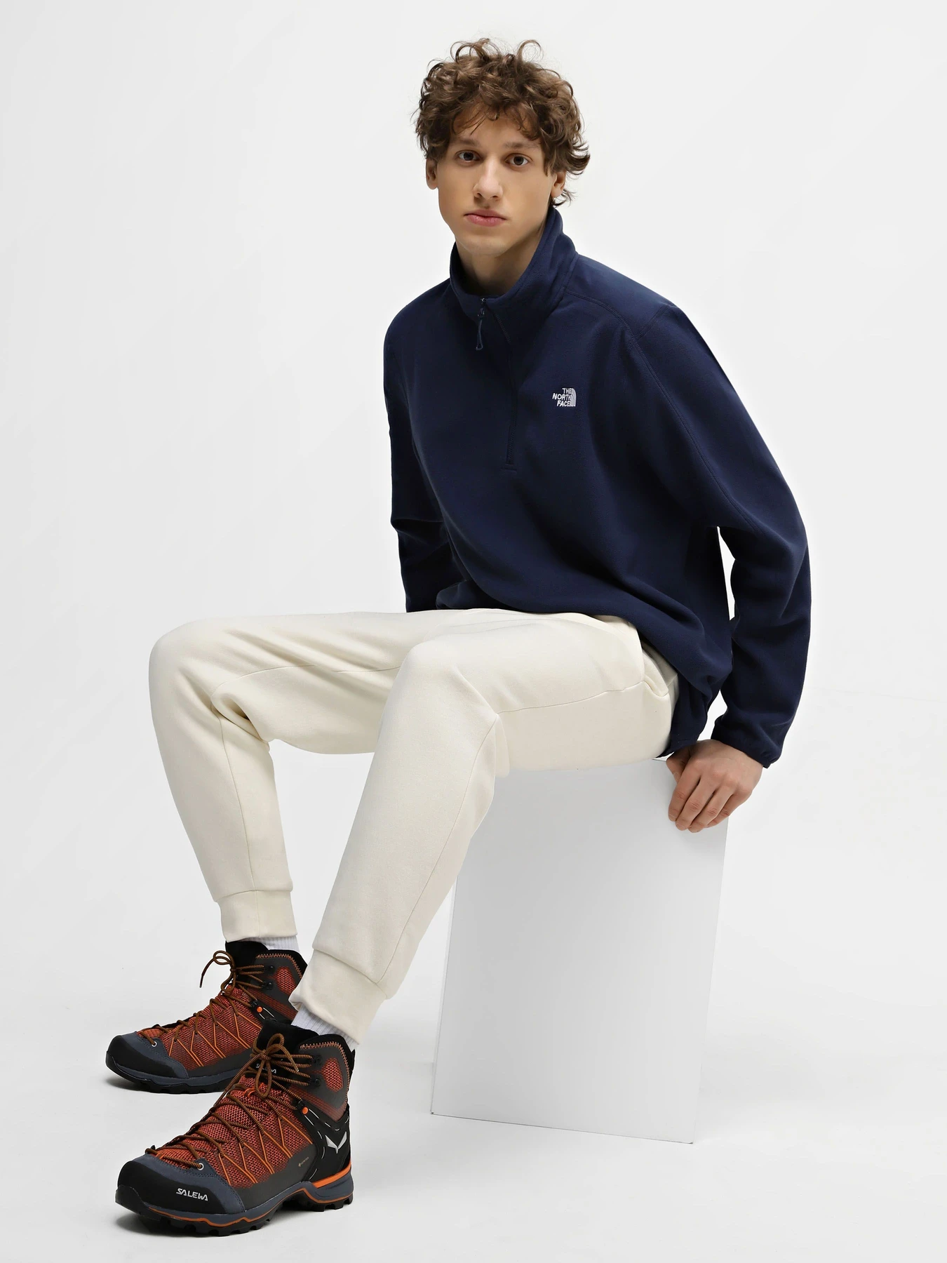 Худі та світшоти The North Face Resolve Fleece модель NF0A4M9T8K21 Худі та світшоти The North Face Resolve Fleece модель NF0A4M9T8K21 Фото