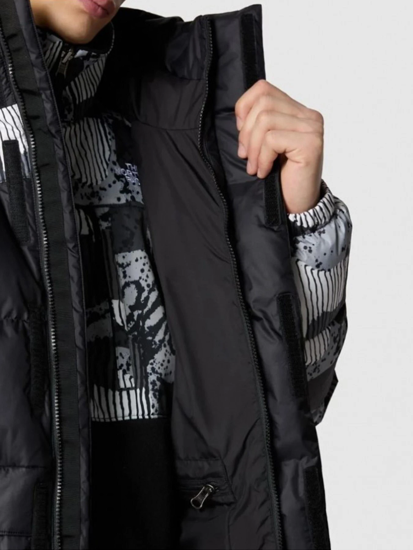 Куртки та дублянки The North Face Himalayan модель NF0A4QYXOVT1 Фото