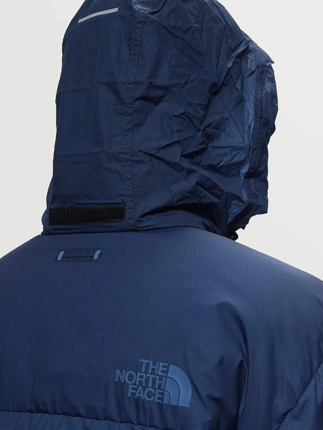 Куртки и дубленки The North Face Nuptse Padded модель NF0A7UQZO6Q1 Фото