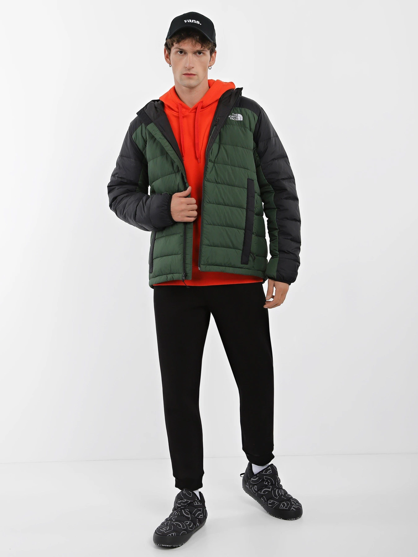 Куртки и дубленки The North Face Doudoune Capuche Lapaz модель NF0A7WZWI0P1 Куртки и дубленки The North Face Doudoune Capuche Lapaz модель NF0A7WZWI0P1 Фото