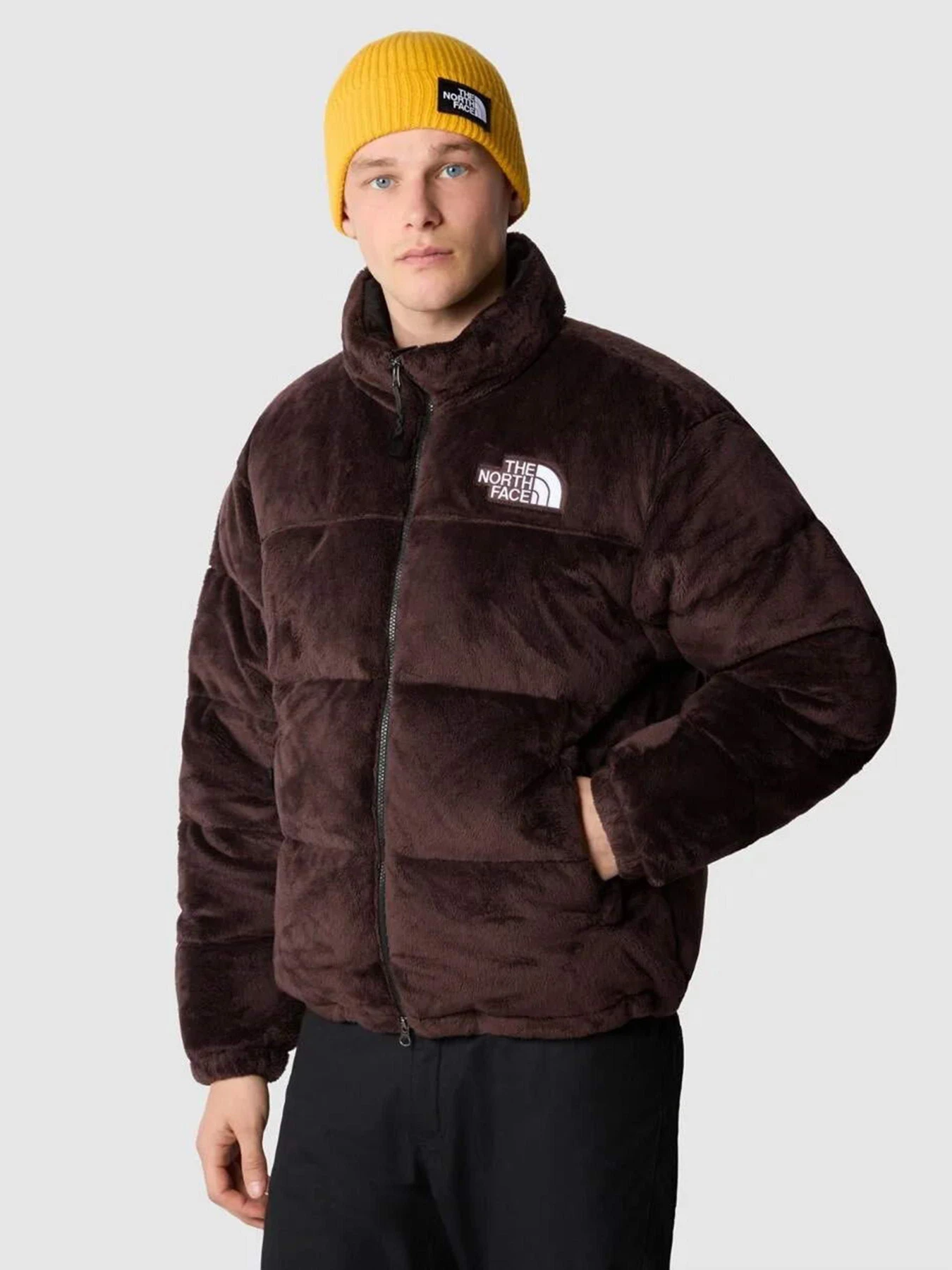 Куртки и дубленки The North Face Versa Velour Nuptse модель NF0A84F7I0I1 Куртки и дубленки The North Face Versa Velour Nuptse модель NF0A84F7I0I1 Фото