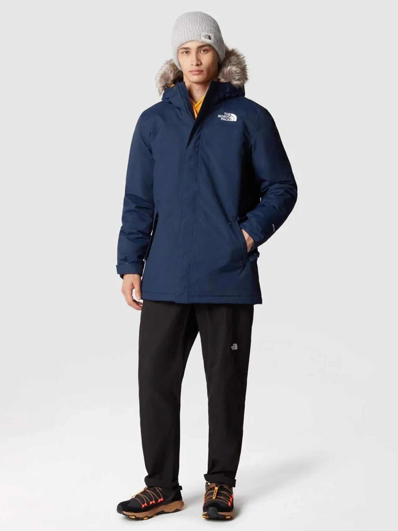 Куртки та дублянки The North Face Recycled Zaneck модель NF0A4M8H8K21 Фото
