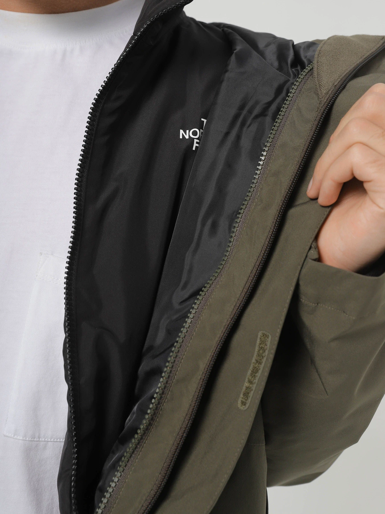 Куртки та дублянки The North Face Triclimate® модель NF0A5IWIBQW1 Куртки та дублянки The North Face Triclimate® модель NF0A5IWIBQW1 Фото