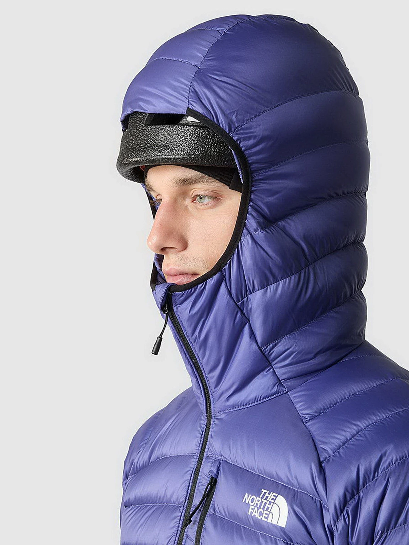 Куртки та дублянки The North Face SUMMIT BREITHORN модель NF0A7UT8I0D1 Куртки та дублянки The North Face SUMMIT BREITHORN модель NF0A7UT8I0D1 Фото