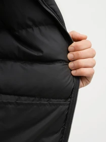 Куртки та дублянки The North Face Aconcagua 3 модель NF0A84IK0C51 Фото