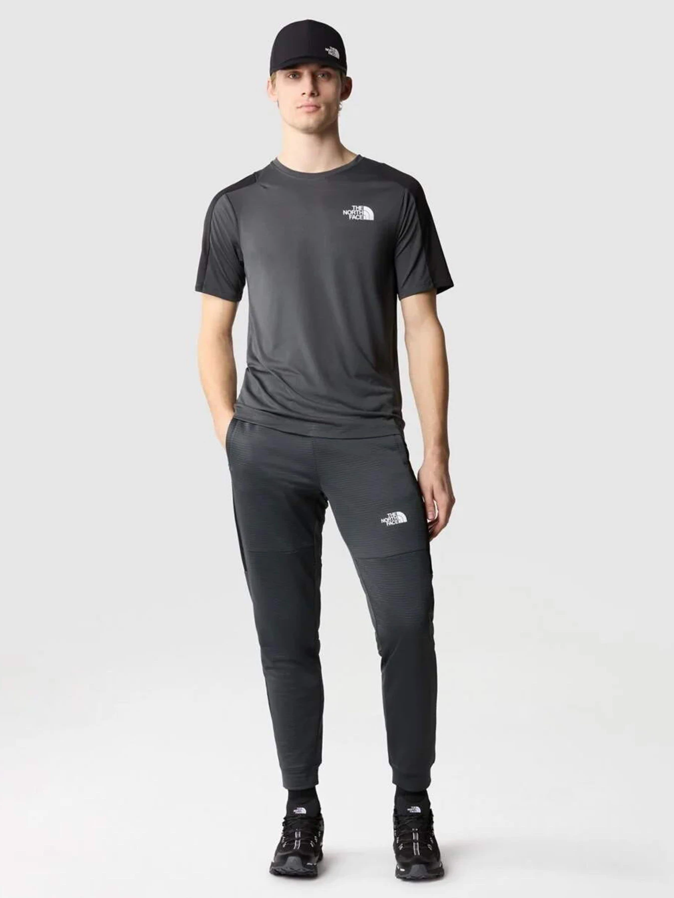 Брюки The North Face Mountain Athletics Polar модель NF0A823UMN81 Брюки The North Face Mountain Athletics Polar модель NF0A823UMN81 Фото