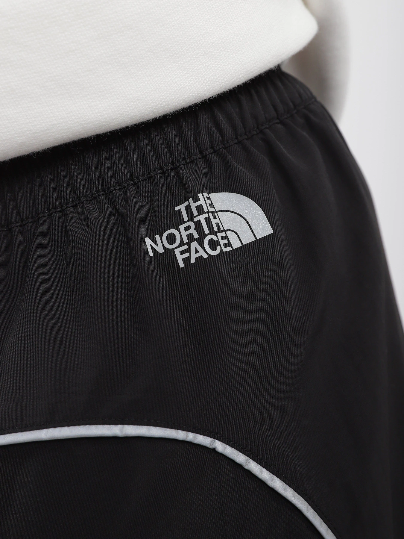 Брюки The North Face Tek Piping Wind модель NF0A84P7JK31 Брюки The North Face Tek Piping Wind модель NF0A84P7JK31 Фото