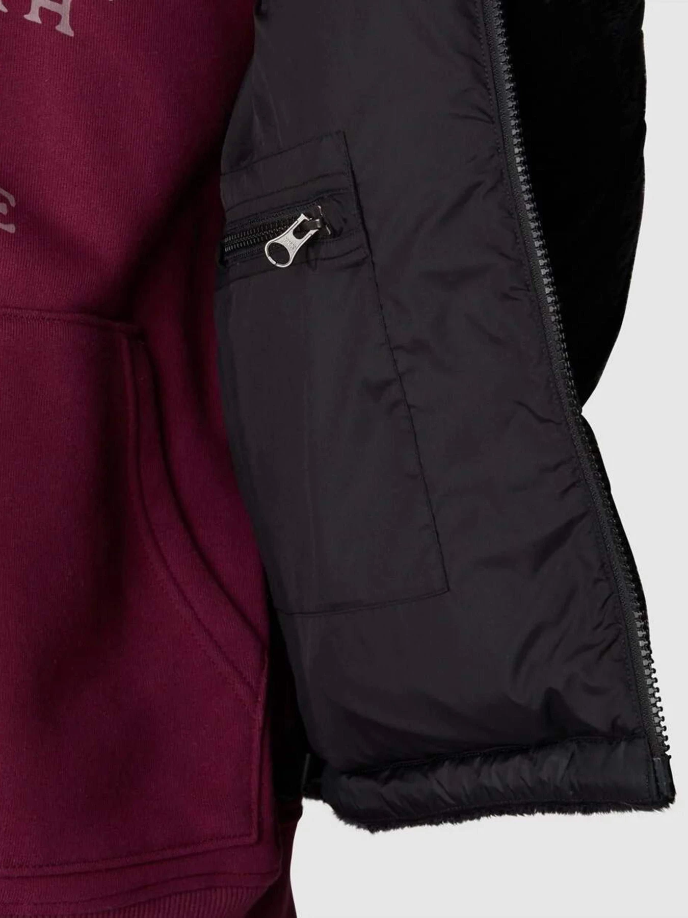 Куртки и дубленки The North Face Versa Velour Nuptse модель NF0A84F9JK31 Фото