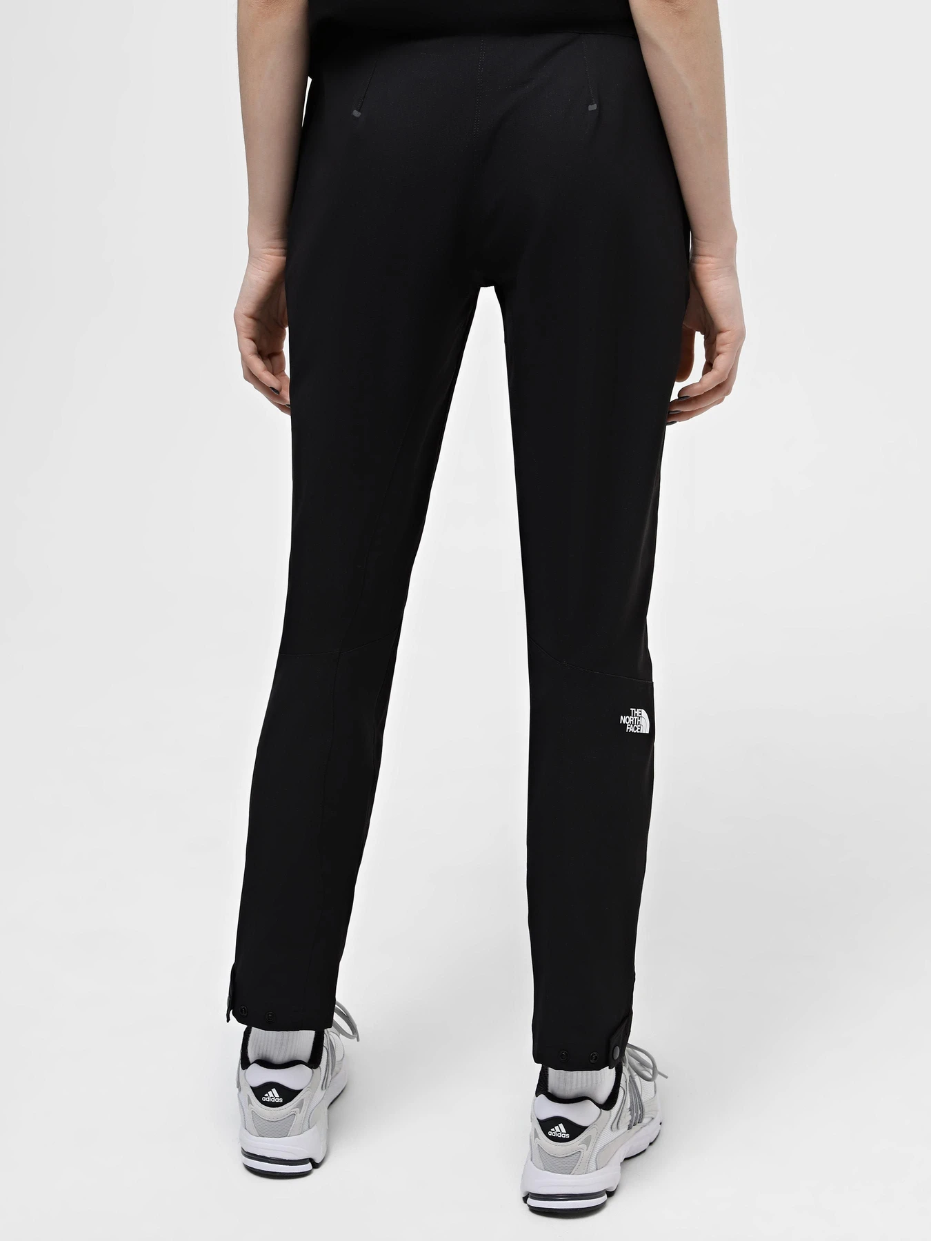 Брюки The North Face W AO Hiking Slim Straight Pant модель NF0A7Z8BJK31 Брюки The North Face W AO Hiking Slim Straight Pant модель NF0A7Z8BJK31 Фото