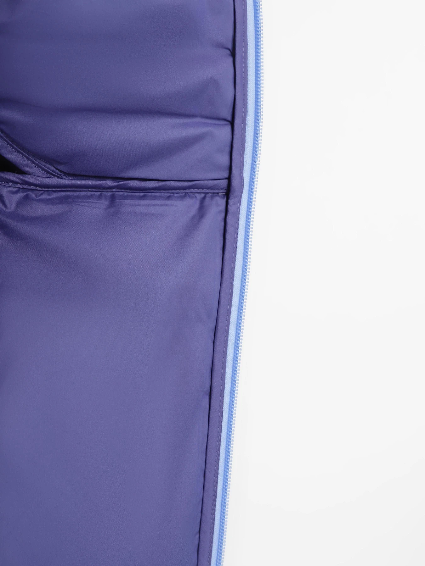 Куртки и дубленки The North Face Middle Cloud Insulated модель NF0A851UOS71 Фото
