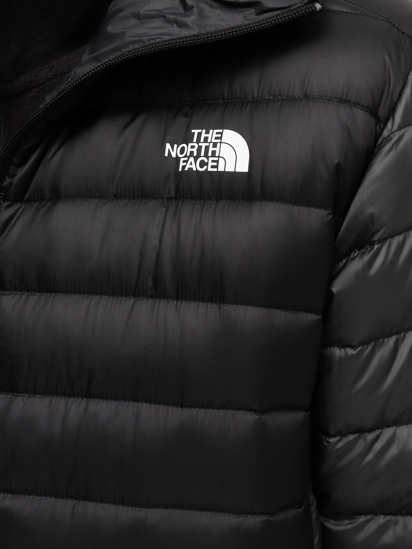 Куртки и дубленки The North Face Resolve Down модель NF0A4M9PKT01 Куртки и дубленки The North Face Resolve Down модель NF0A4M9PKT01 Фото