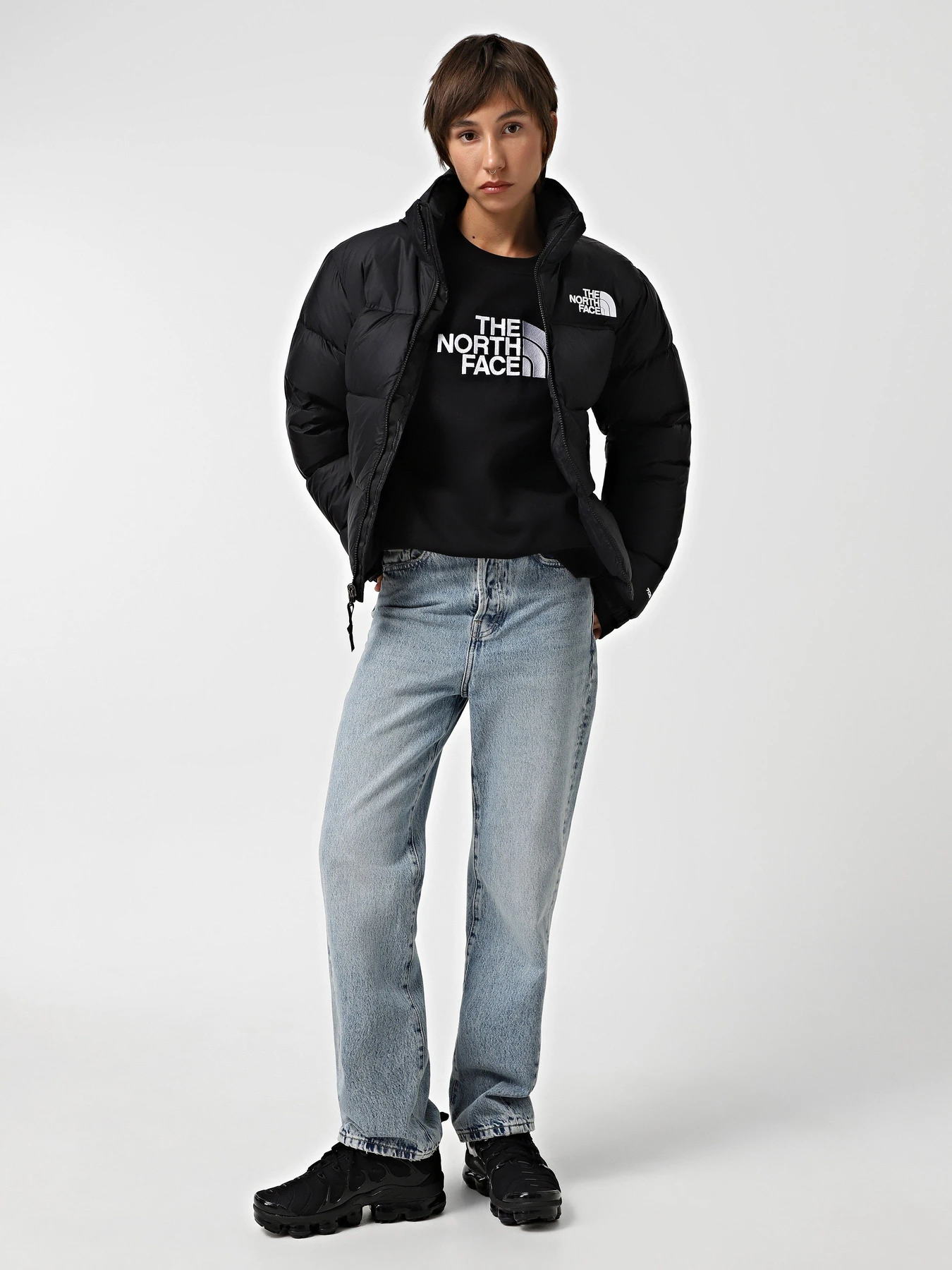 Куртки та дублянки The North Face 1996 RETRO NUPTSE модель NF0A3XEOLE41 Фото