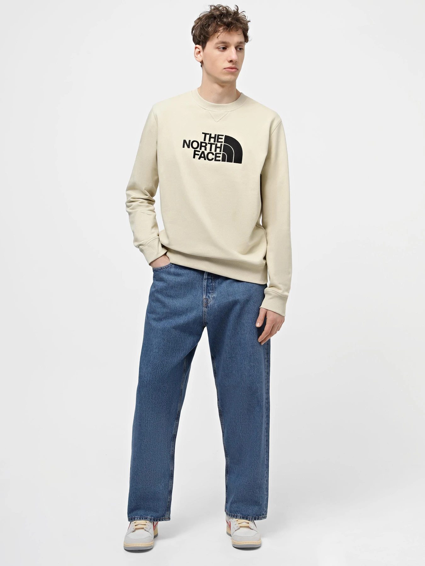Худі та світшоти The North Face M Drew Peak Crew Light модель NF0A4T1E3X41 Худі та світшоти The North Face M Drew Peak Crew Light модель NF0A4T1E3X41 Фото