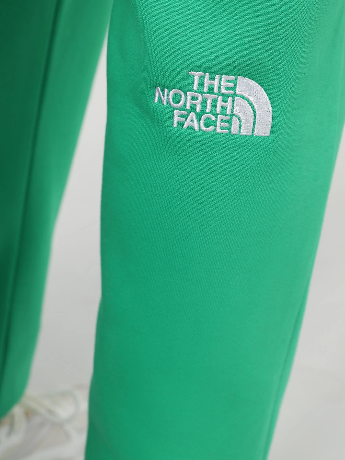 Брюки The North Face M Essential Jogger модель NF0A7ZJBPO81 Брюки The North Face M Essential Jogger модель NF0A7ZJBPO81 Фото