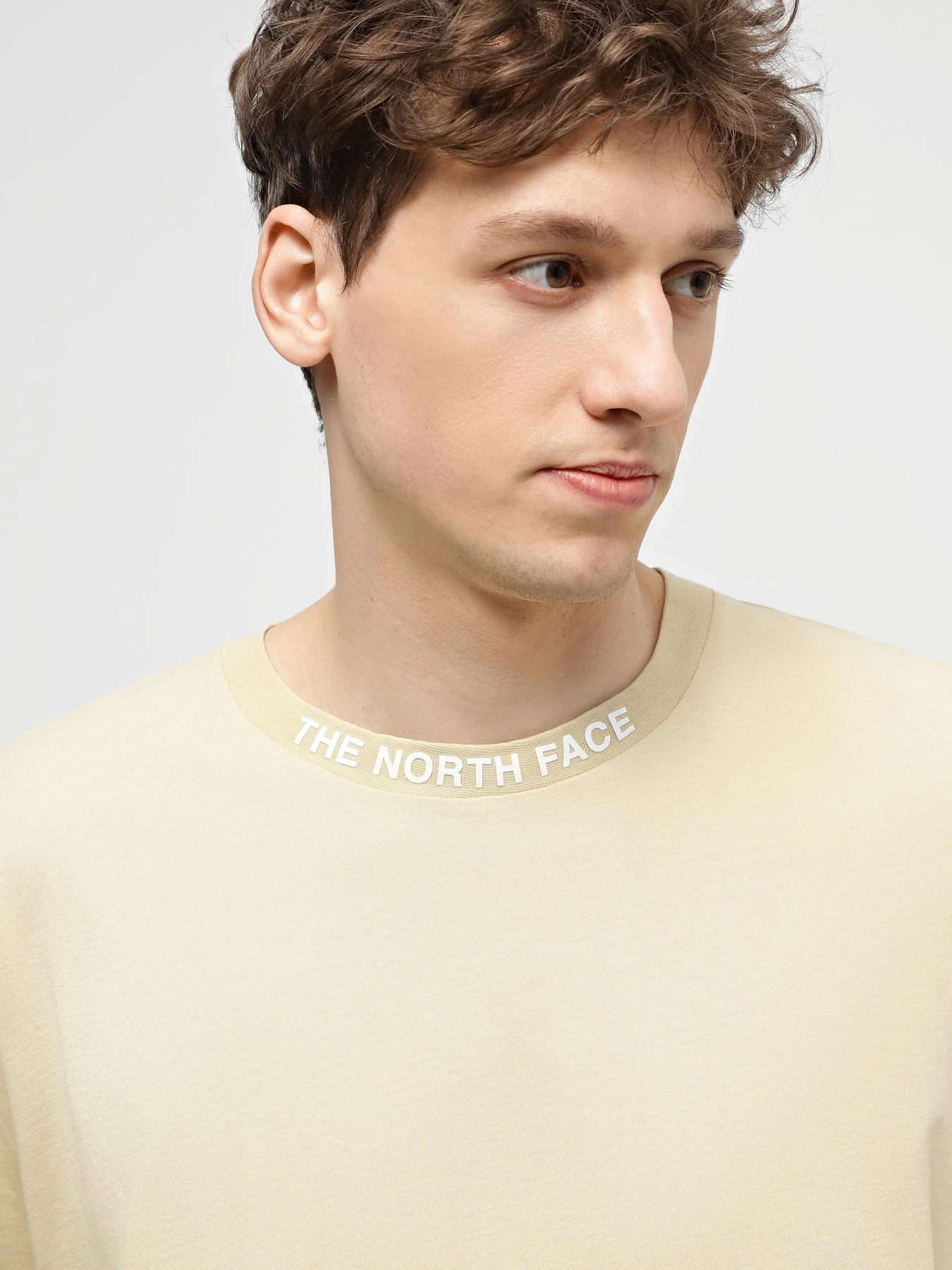 Футболки и поло The North Face M Zumu S/S Tee модель NF0A87DD3X41 Футболки и поло The North Face M Zumu S/S Tee модель NF0A87DD3X41 Фото