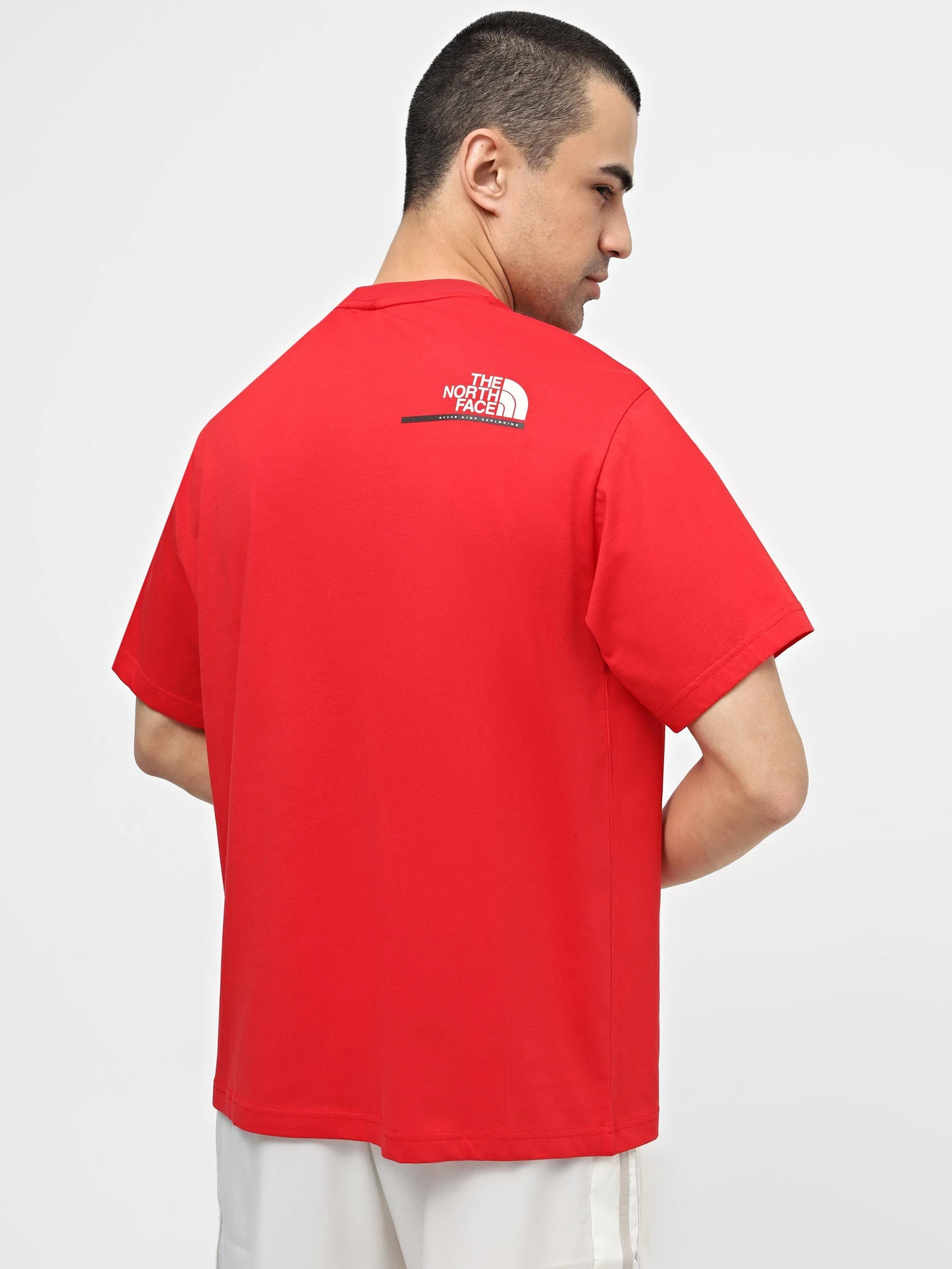 Футболки і поло The North Face M Tnf Est 1966 S/S Tee модель NF0A87E76821 Футболки і поло The North Face M Tnf Est 1966 S/S Tee модель NF0A87E76821 Фото