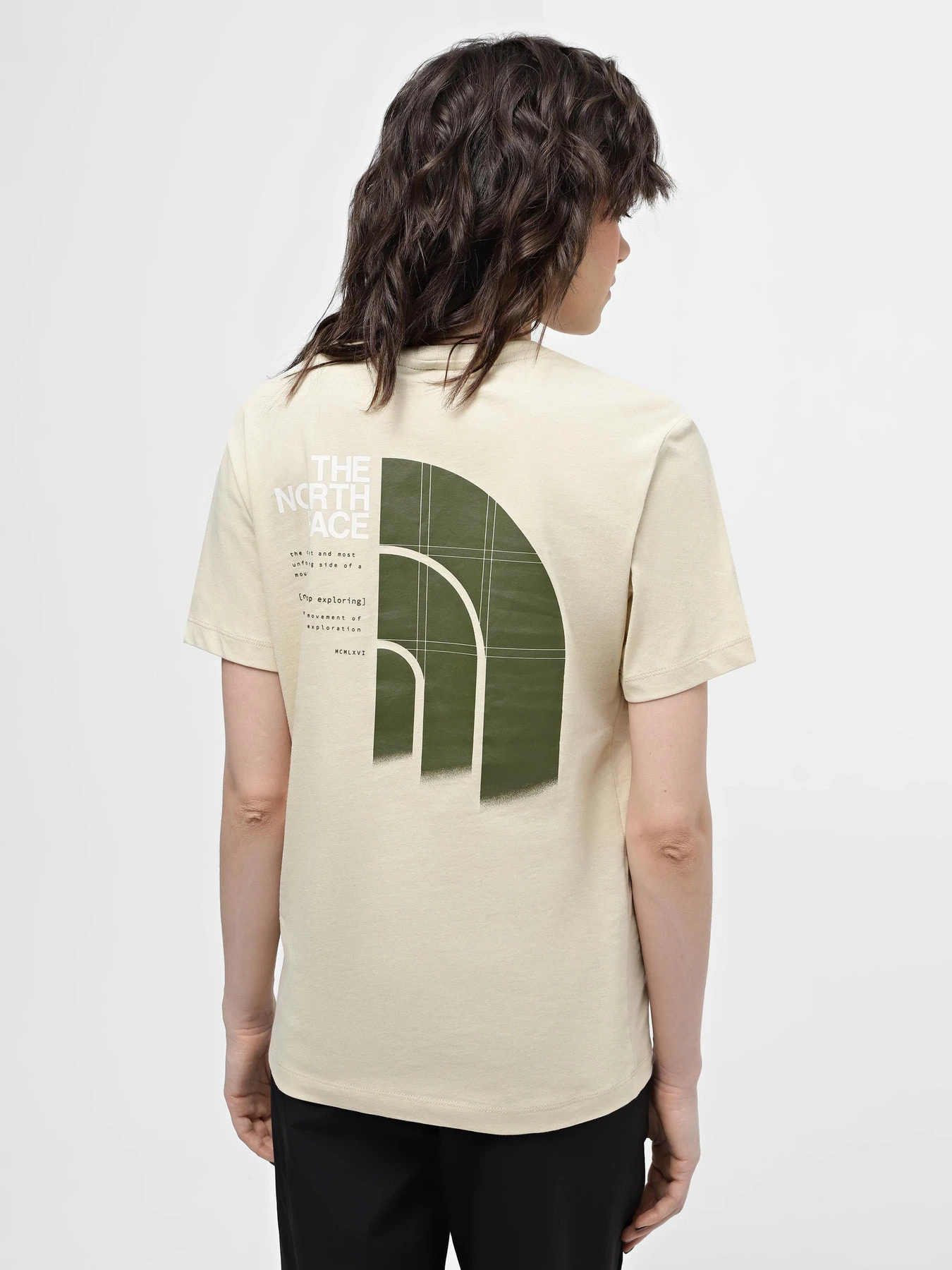 Футболки и поло The North Face W Graphic S/S Tee 3 модель NF0A87F03X41 Футболки и поло The North Face W Graphic S/S Tee 3 модель NF0A87F03X41 Фото