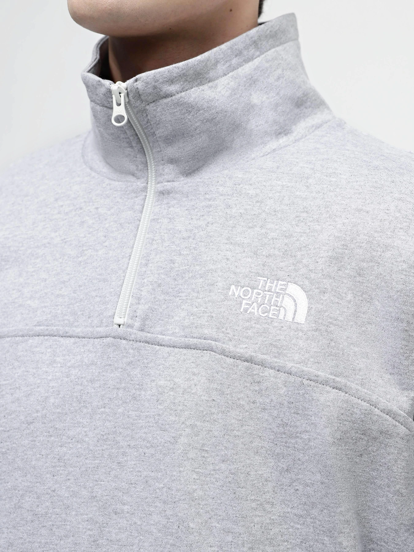 Худи и свитшоты The North Face Essential модель NF0A87FCDYX1 Фото