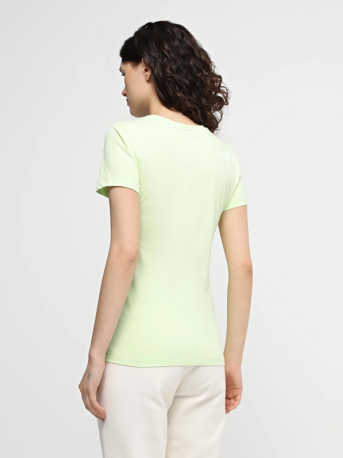 Футболки и поло The North Face W S/S Easy Tee модель NF0A87N6O0F1 Футболки и поло The North Face W S/S Easy Tee модель NF0A87N6O0F1 Фото