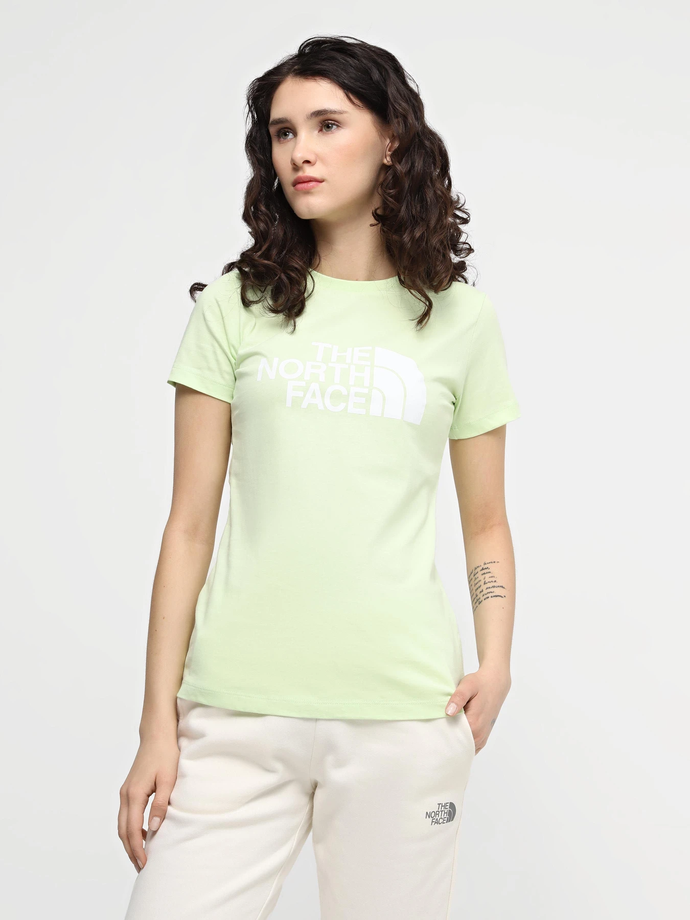 Футболки и поло The North Face W S/S Easy Tee модель NF0A87N6O0F1 Футболки и поло The North Face W S/S Easy Tee модель NF0A87N6O0F1 Фото