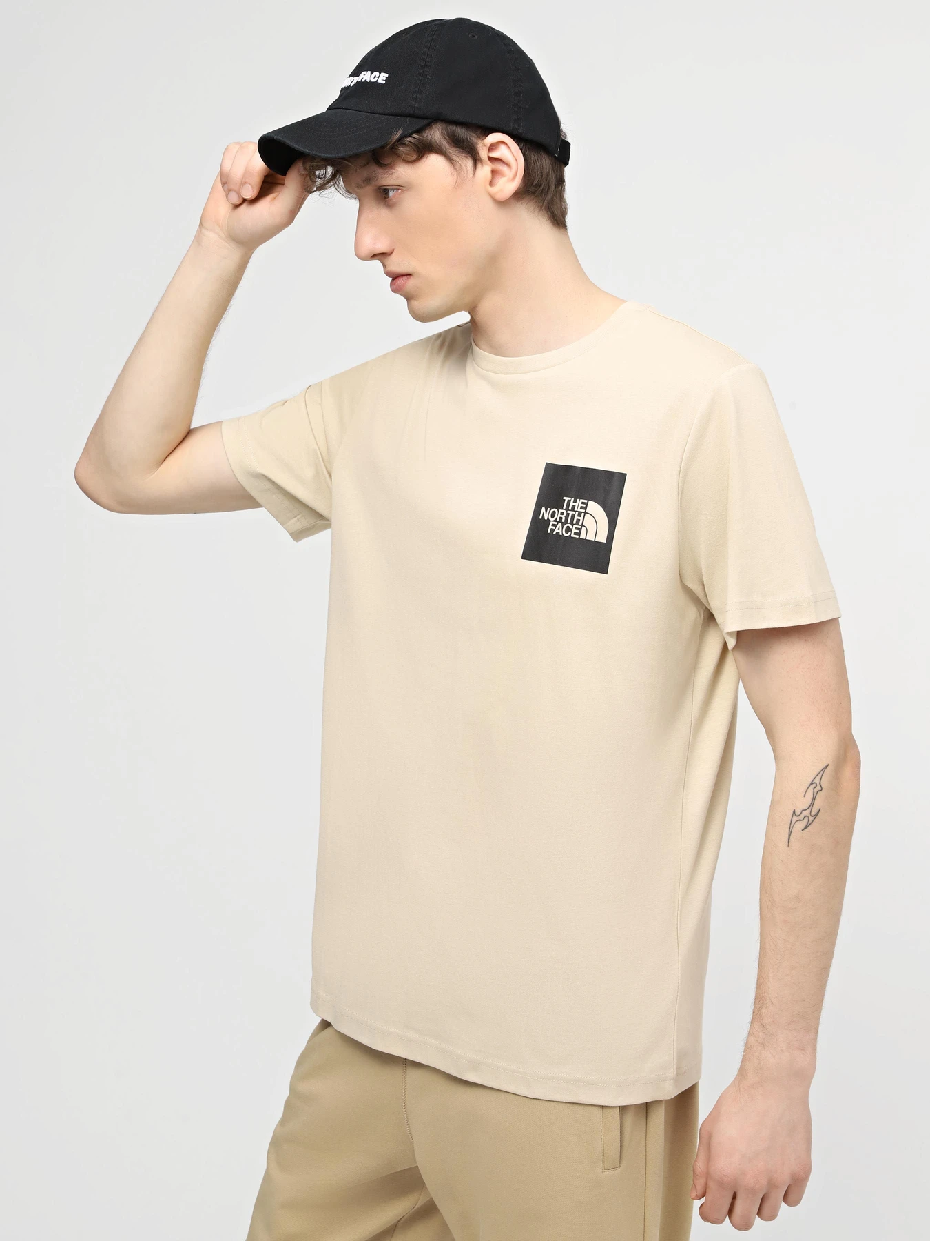 Футболки и поло The North Face M S/S Fine Tee модель NF0A87ND3X41 Футболки и поло The North Face M S/S Fine Tee модель NF0A87ND3X41 Фото