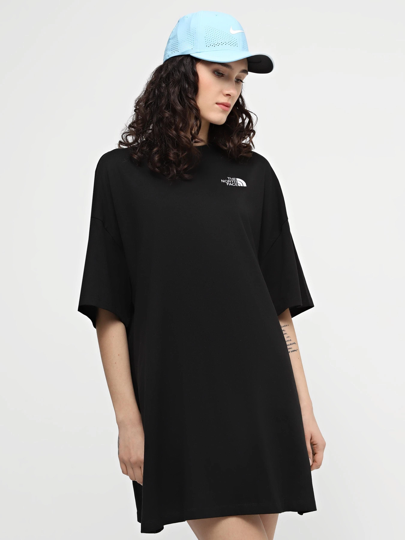 Футболки і поло The North Face W S/S Simple Dome Tee Dress модель NF0A87NFJK31 Футболки і поло The North Face W S/S Simple Dome Tee Dress модель NF0A87NFJK31 Фото