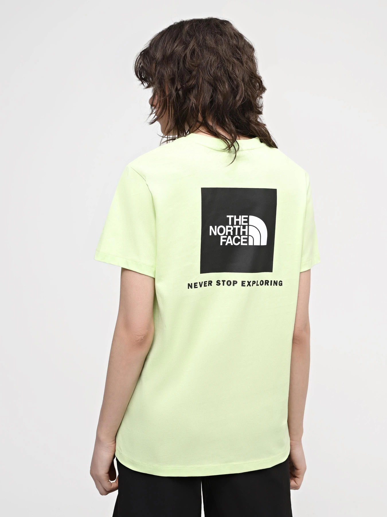 Футболки и поло The North Face W S/S Relaxed Redbox Tee модель NF0A87NKO0F1 Футболки и поло The North Face W S/S Relaxed Redbox Tee модель NF0A87NKO0F1 Фото