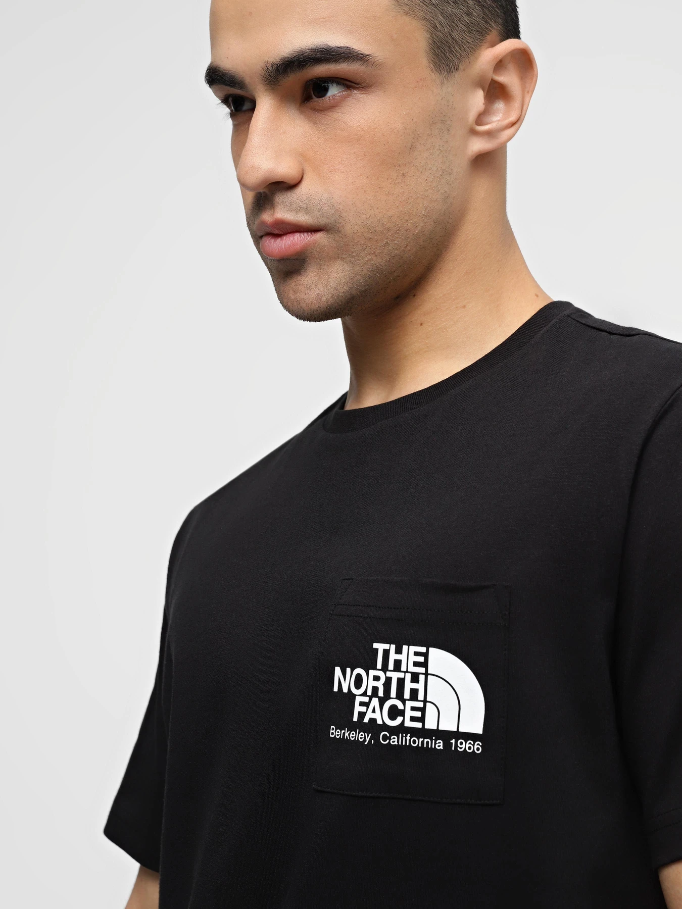 Футболки і поло The North Face M Berkeley California Pocket S/S Tee модель NF0A87U2JK31 Футболки і поло The North Face M Berkeley California Pocket S/S Tee модель NF0A87U2JK31 Фото