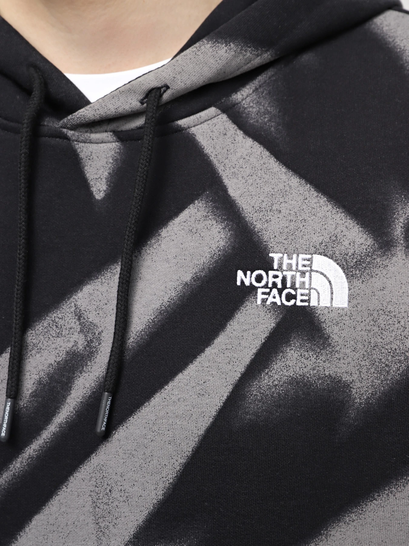 Худи и свитшоты The North Face M Essential Hoodie Print модель NF0A881GSIF1 Худи и свитшоты The North Face M Essential Hoodie Print модель NF0A881GSIF1 Фото