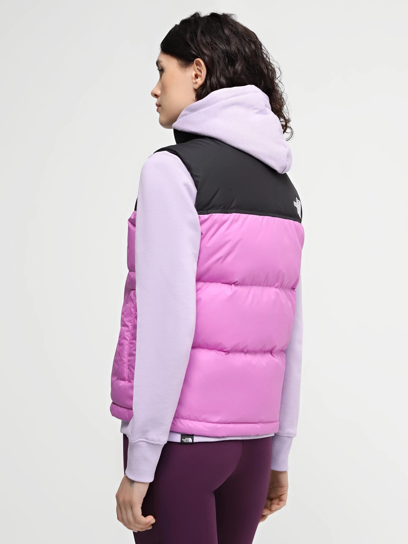 Куртки та дублянки The North Face W 1996 Retro Nuptse Vest модель NF0A3XEPQIX1 Куртки та дублянки The North Face W 1996 Retro Nuptse Vest модель NF0A3XEPQIX1 Фото