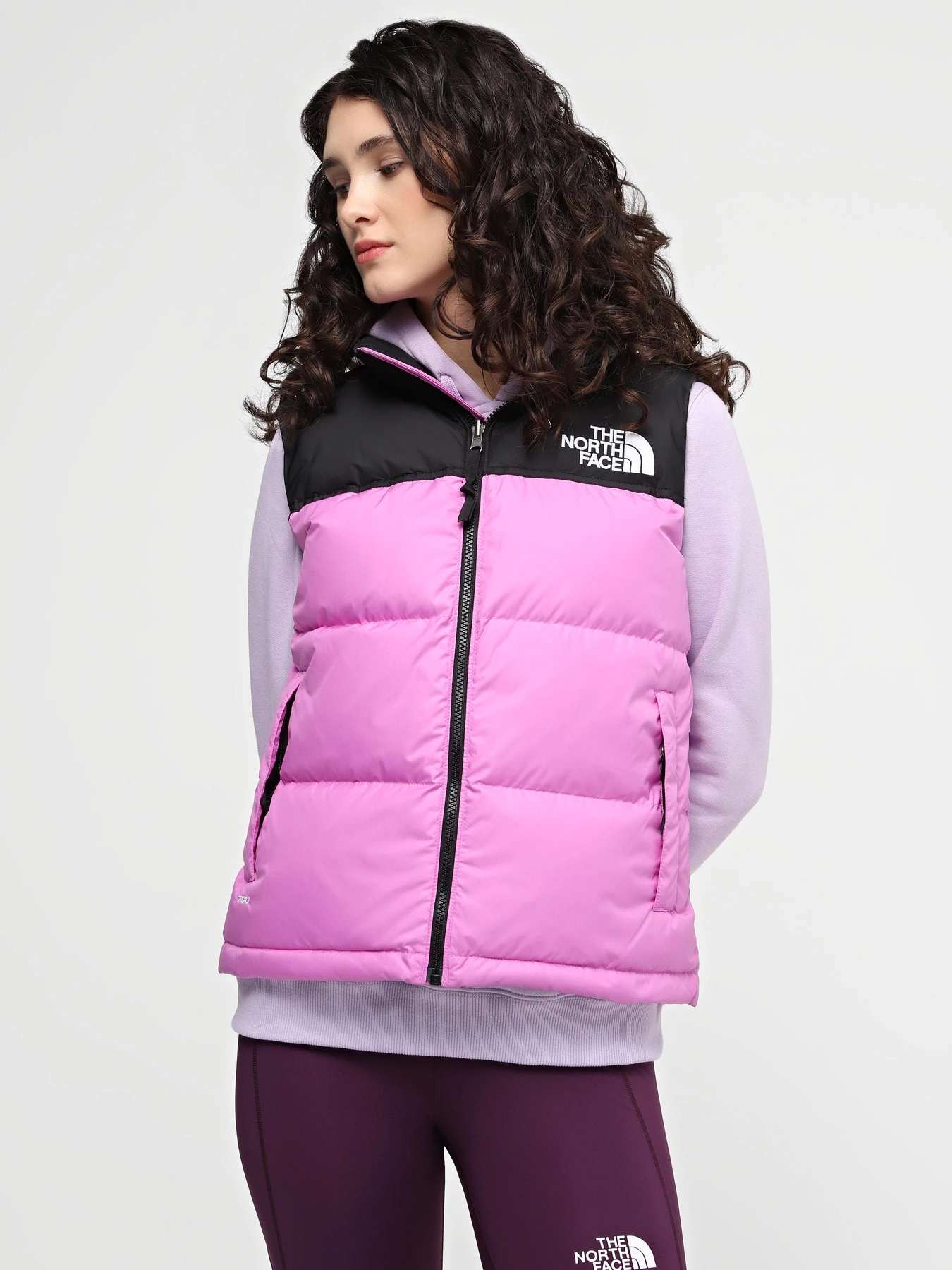 Куртки та дублянки The North Face W 1996 Retro Nuptse Vest модель NF0A3XEPQIX1 Куртки та дублянки The North Face W 1996 Retro Nuptse Vest модель NF0A3XEPQIX1 Фото