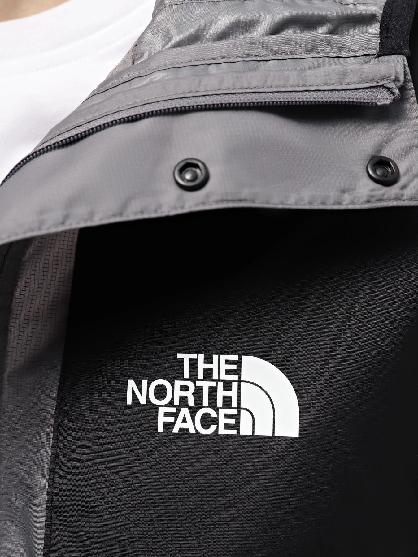 Куртки и дубленки The North Face Mountain Jacket модель NF0A5IG30UZ1 Куртки и дубленки The North Face Mountain Jacket модель NF0A5IG30UZ1 Фото