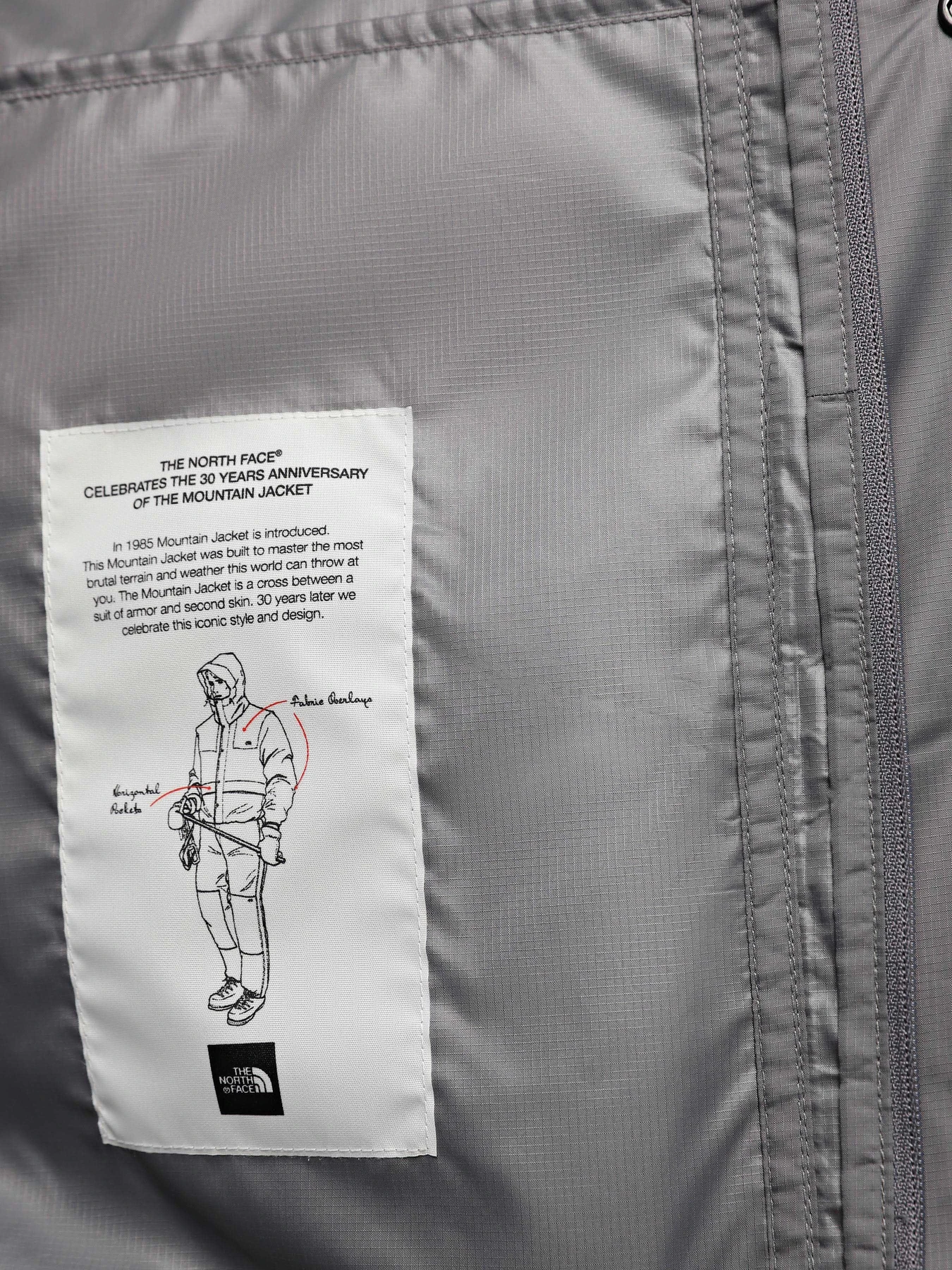 Куртки и дубленки The North Face Mountain Jacket модель NF0A5IG30UZ1 Куртки и дубленки The North Face Mountain Jacket модель NF0A5IG30UZ1 Фото