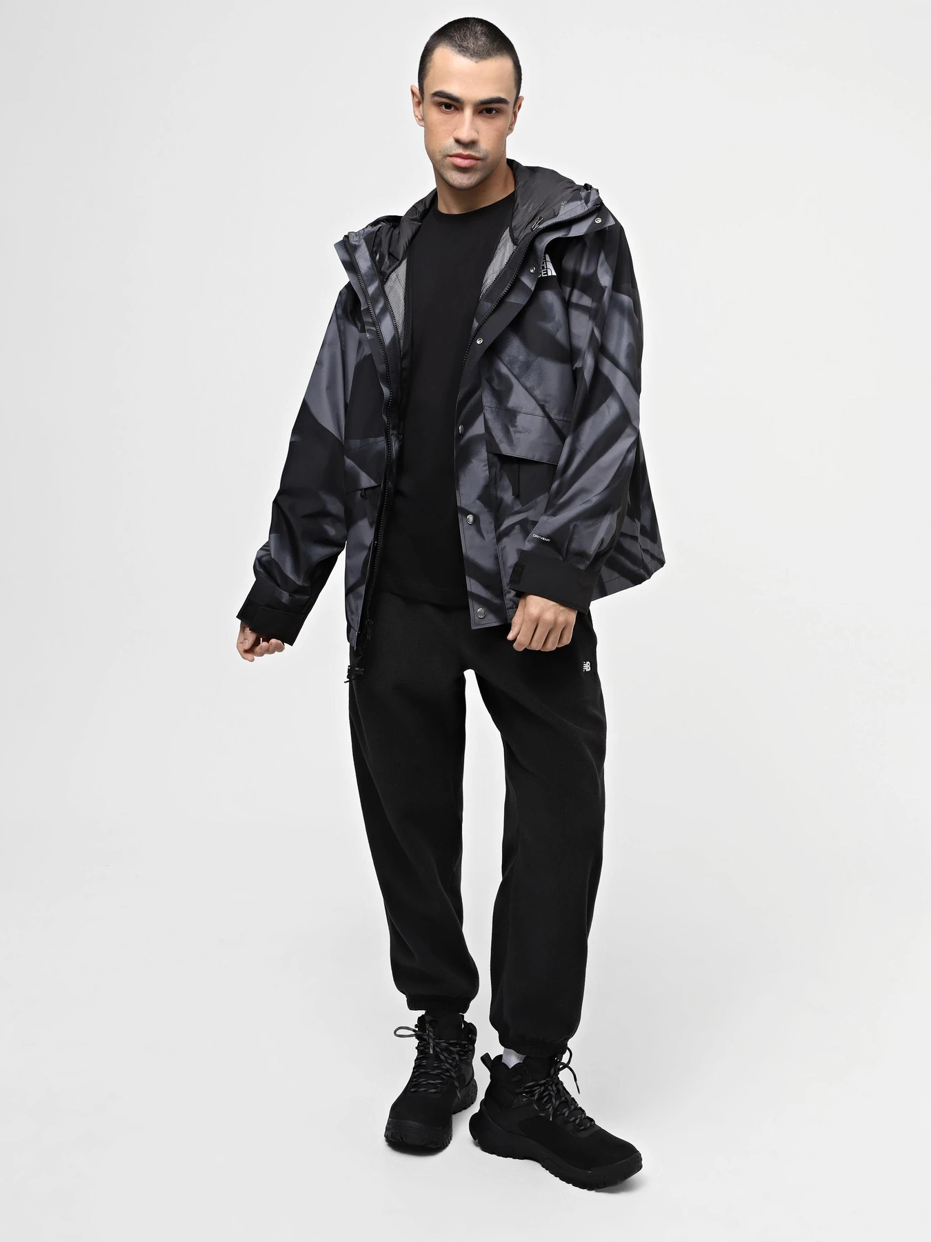Куртки и дубленки The North Face 86 Retro Mountain Jacket модель NF0A7UR9SIF1 Куртки и дубленки The North Face 86 Retro Mountain Jacket модель NF0A7UR9SIF1 Фото