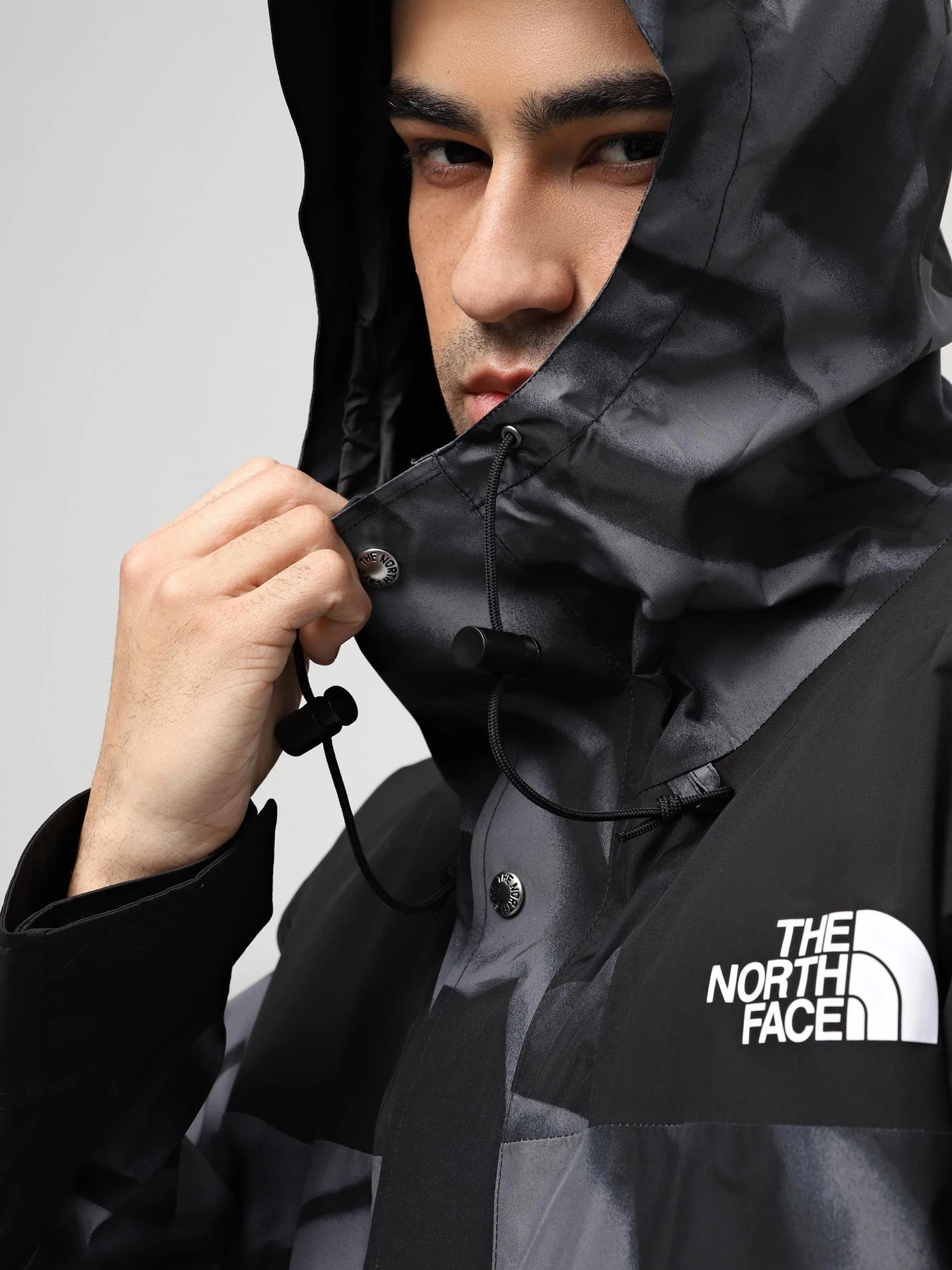 Куртки и дубленки The North Face 86 Retro Mountain Jacket модель NF0A7UR9SIF1 Куртки и дубленки The North Face 86 Retro Mountain Jacket модель NF0A7UR9SIF1 Фото