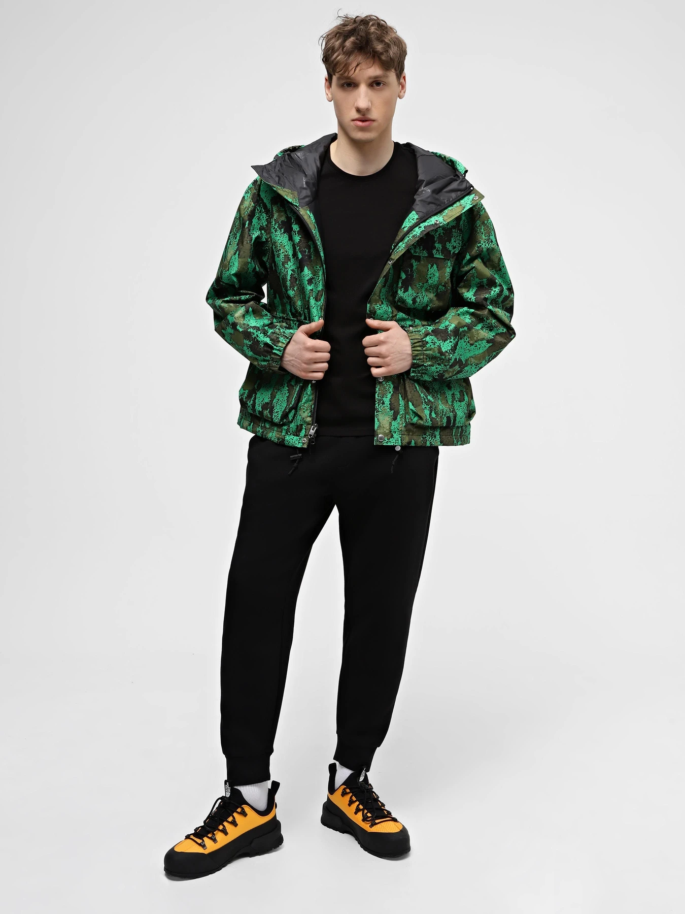 Куртки та дублянки The North Face M66 Utility Rain Jacket модель NF0A7URVSHO1 Фото