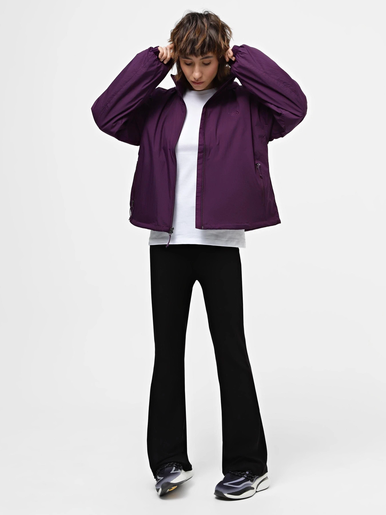 Куртки та дублянки The North Face W M66 Crinkle Wind Jacket модель NF0A871FV6V1 Фото