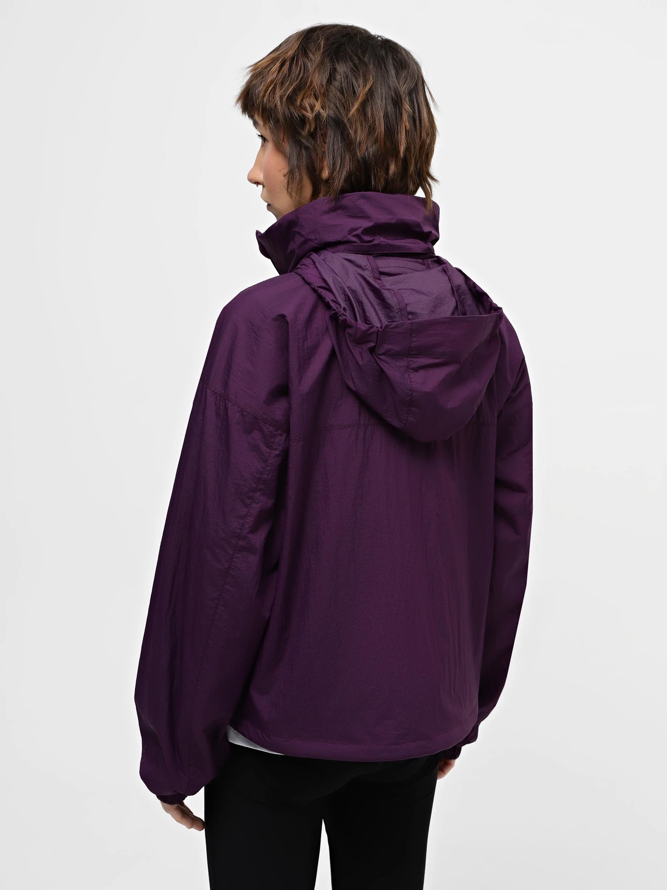 Куртки та дублянки The North Face W M66 Crinkle Wind Jacket модель NF0A871FV6V1 Фото