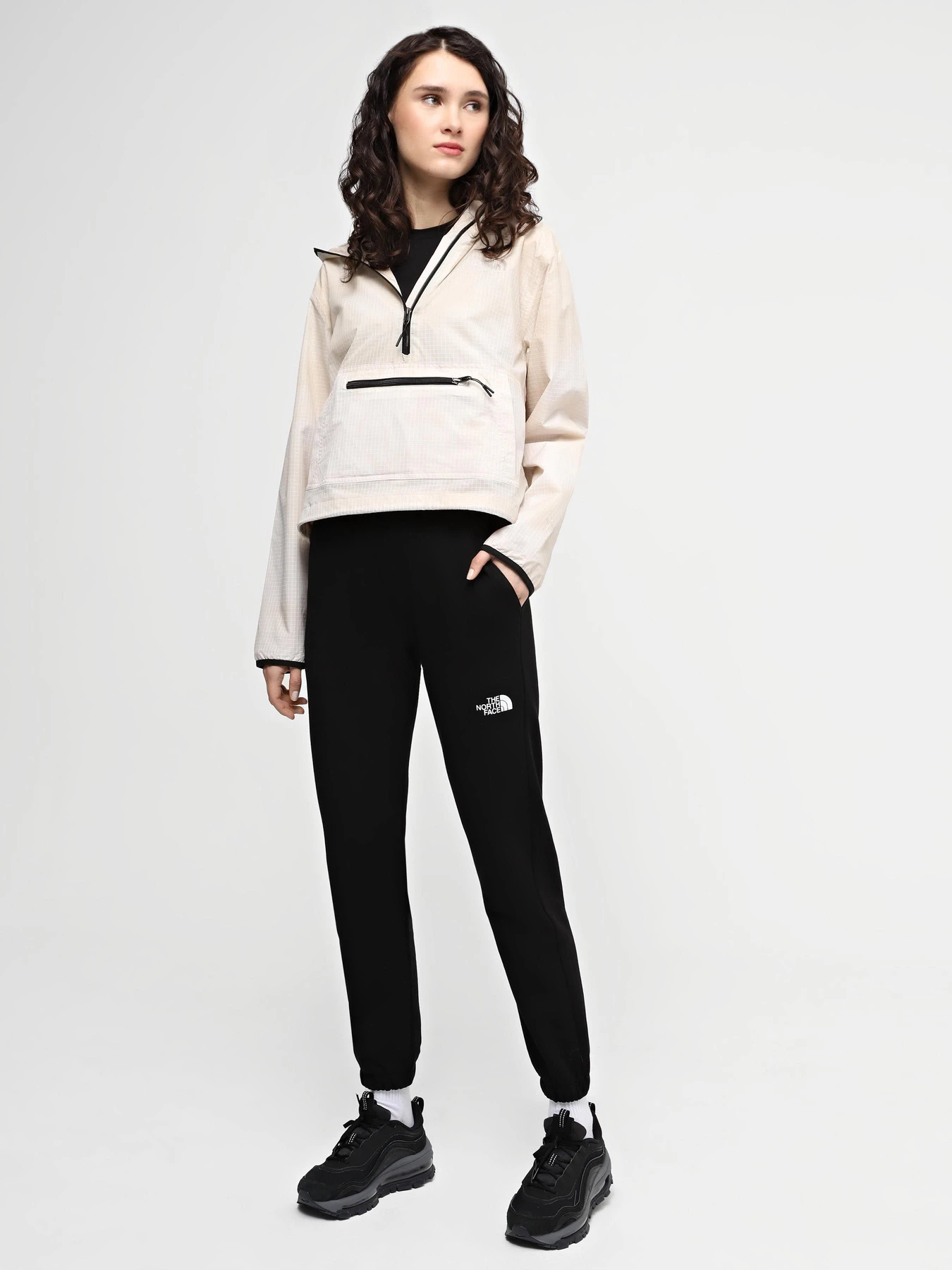 Куртки та дублянки The North Face W Natural Dye Wind Jacket модель NF0A871JXIA1 Куртки та дублянки The North Face W Natural Dye Wind Jacket модель NF0A871JXIA1 Фото