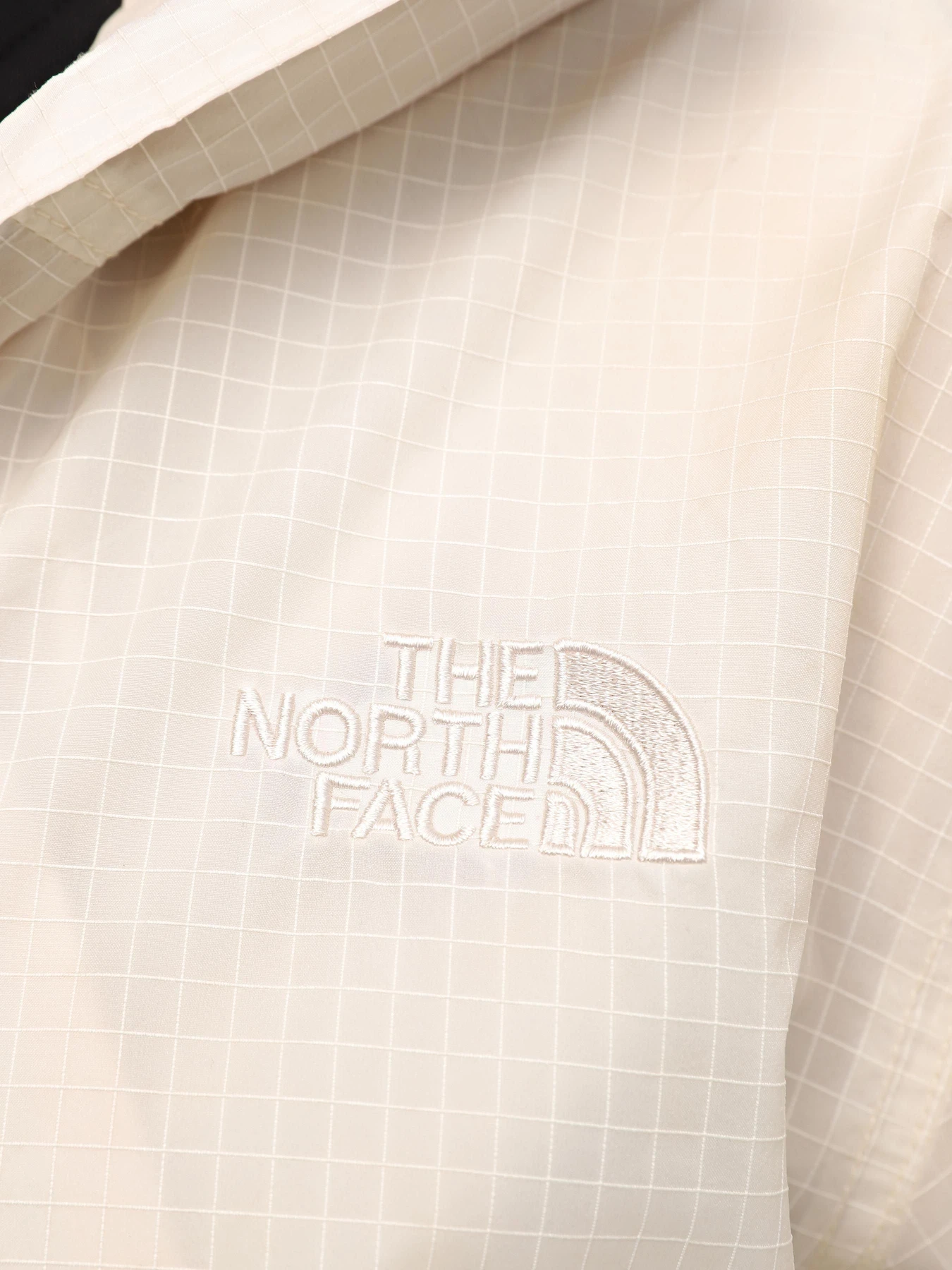 Куртки та дублянки The North Face W Natural Dye Wind Jacket модель NF0A871JXIA1 Куртки та дублянки The North Face W Natural Dye Wind Jacket модель NF0A871JXIA1 Фото