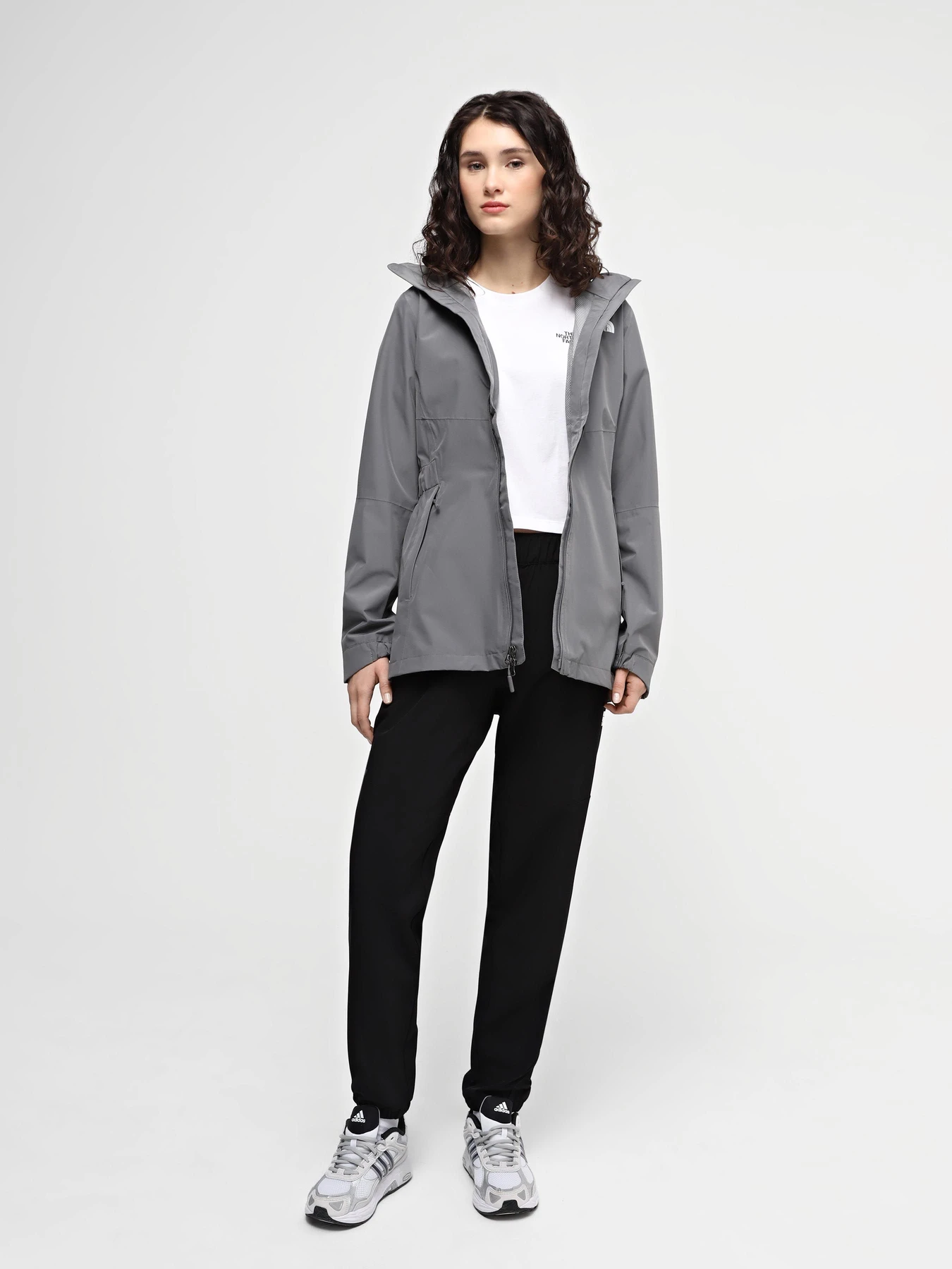 Куртки та дублянки The North Face Hikesteller Parka Shell модель NF0A3BVI0UZ1 Фото