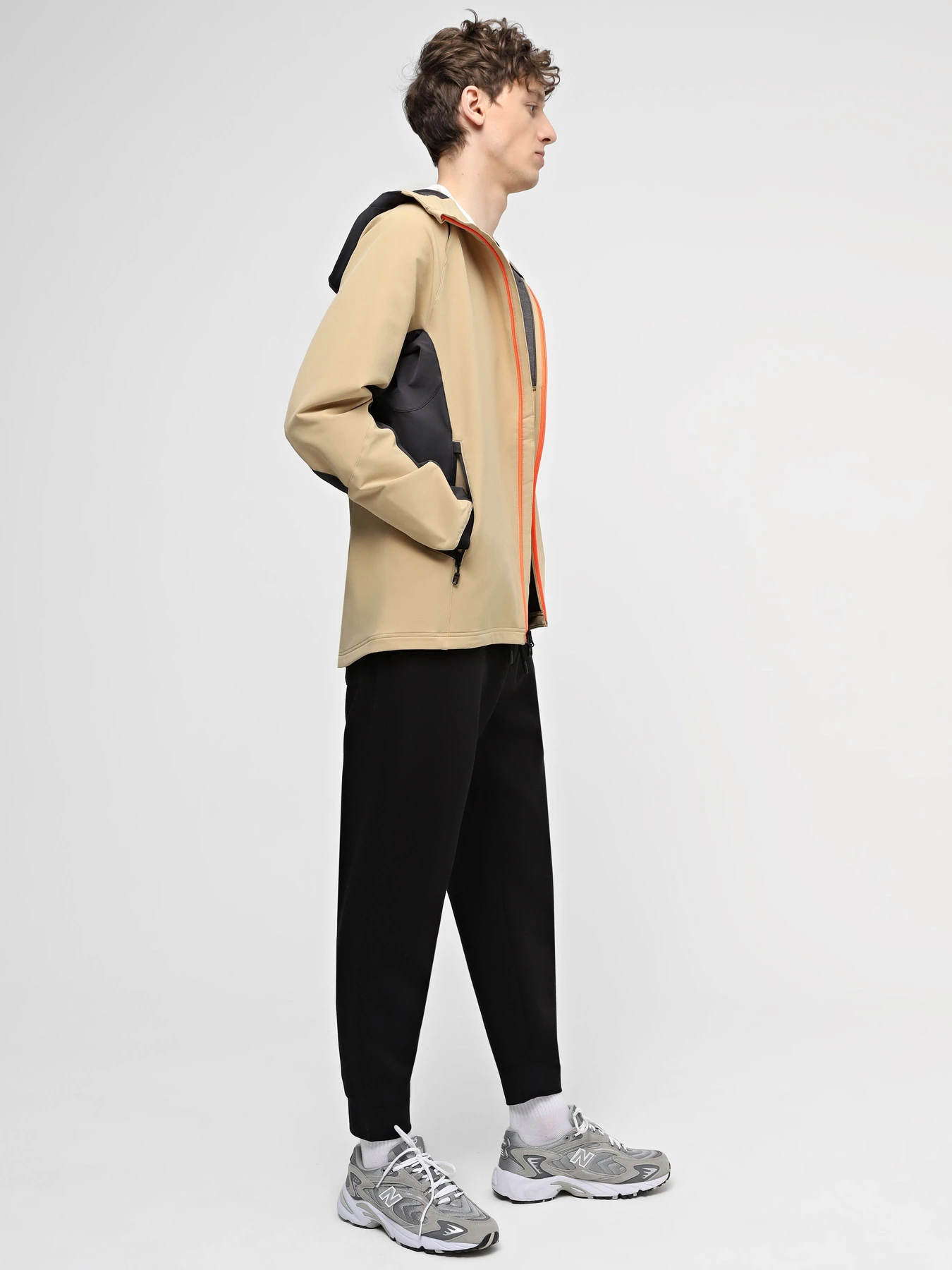 Куртки та дублянки The North Face M Ao Softshell Hoodie модель NF0A7ZF5IML1 Фото