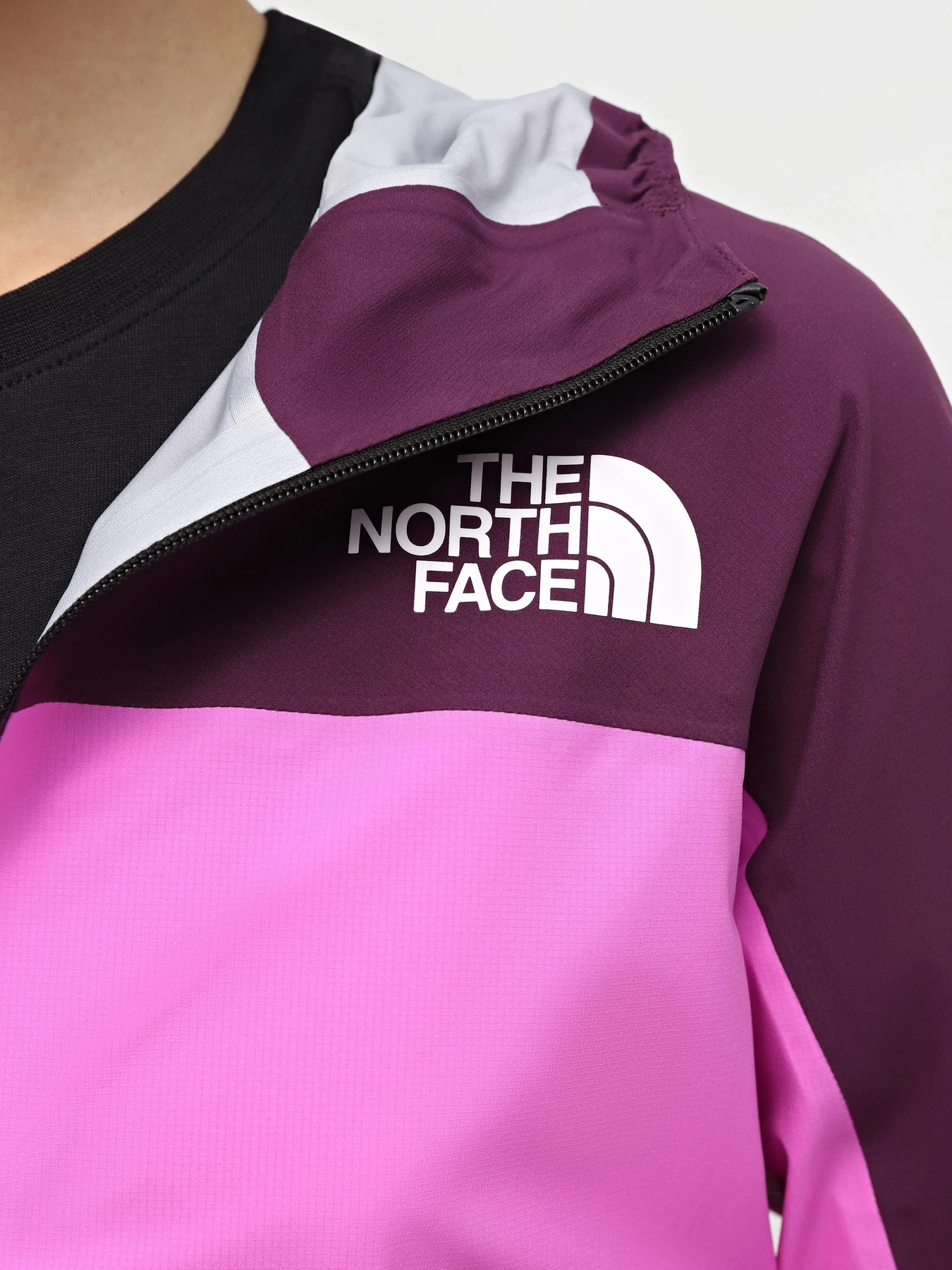 Куртки и дубленки The North Face Summit Series Superior Futurelight™ модель NF0A7ZTXRLO1 Куртки и дубленки The North Face Summit Series Superior Futurelight™ модель NF0A7ZTXRLO1 Фото