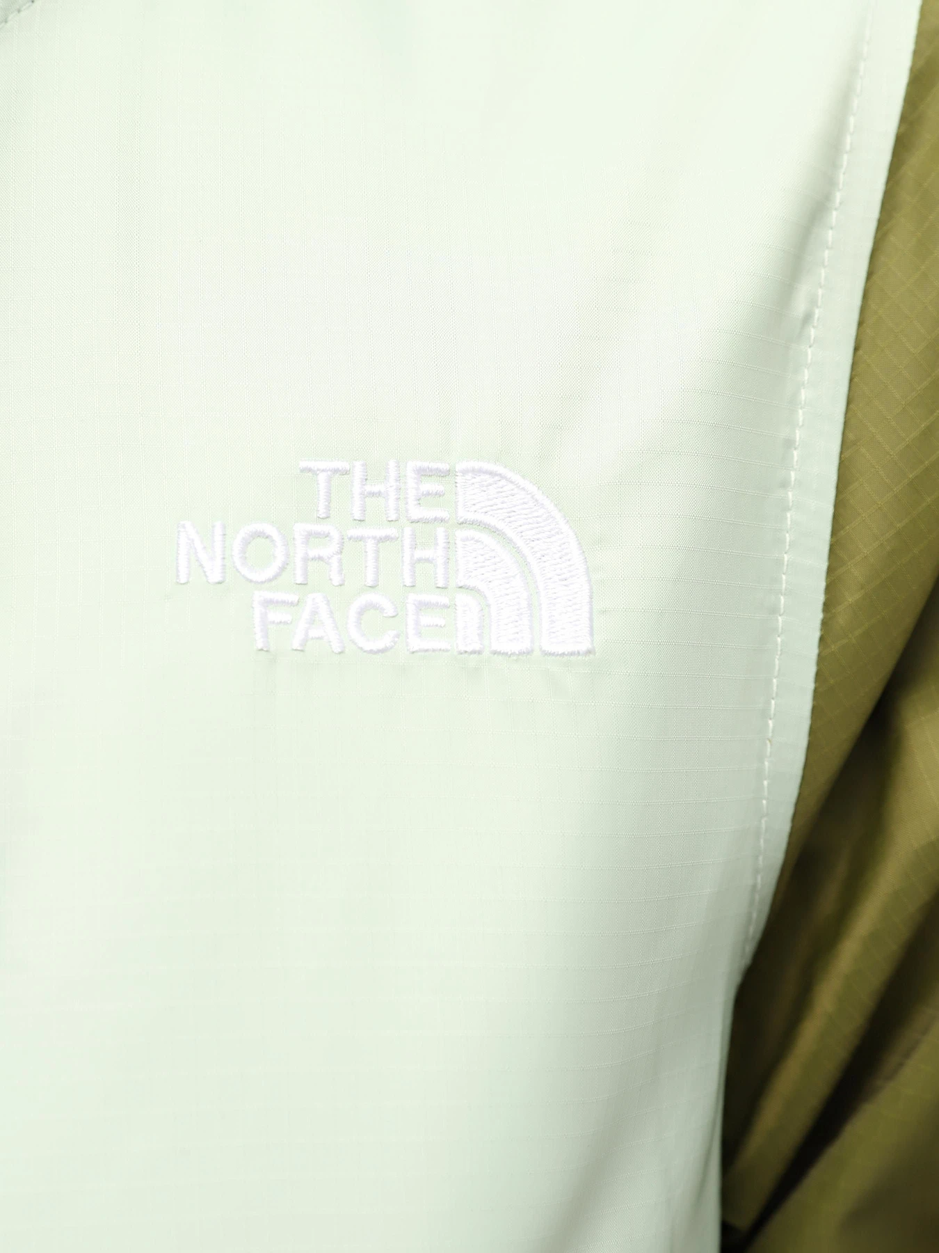 Куртки и дубленки The North Face W Cyclone Jacket 3 модель NF0A82R7TIO1 Куртки и дубленки The North Face W Cyclone Jacket 3 модель NF0A82R7TIO1 Фото